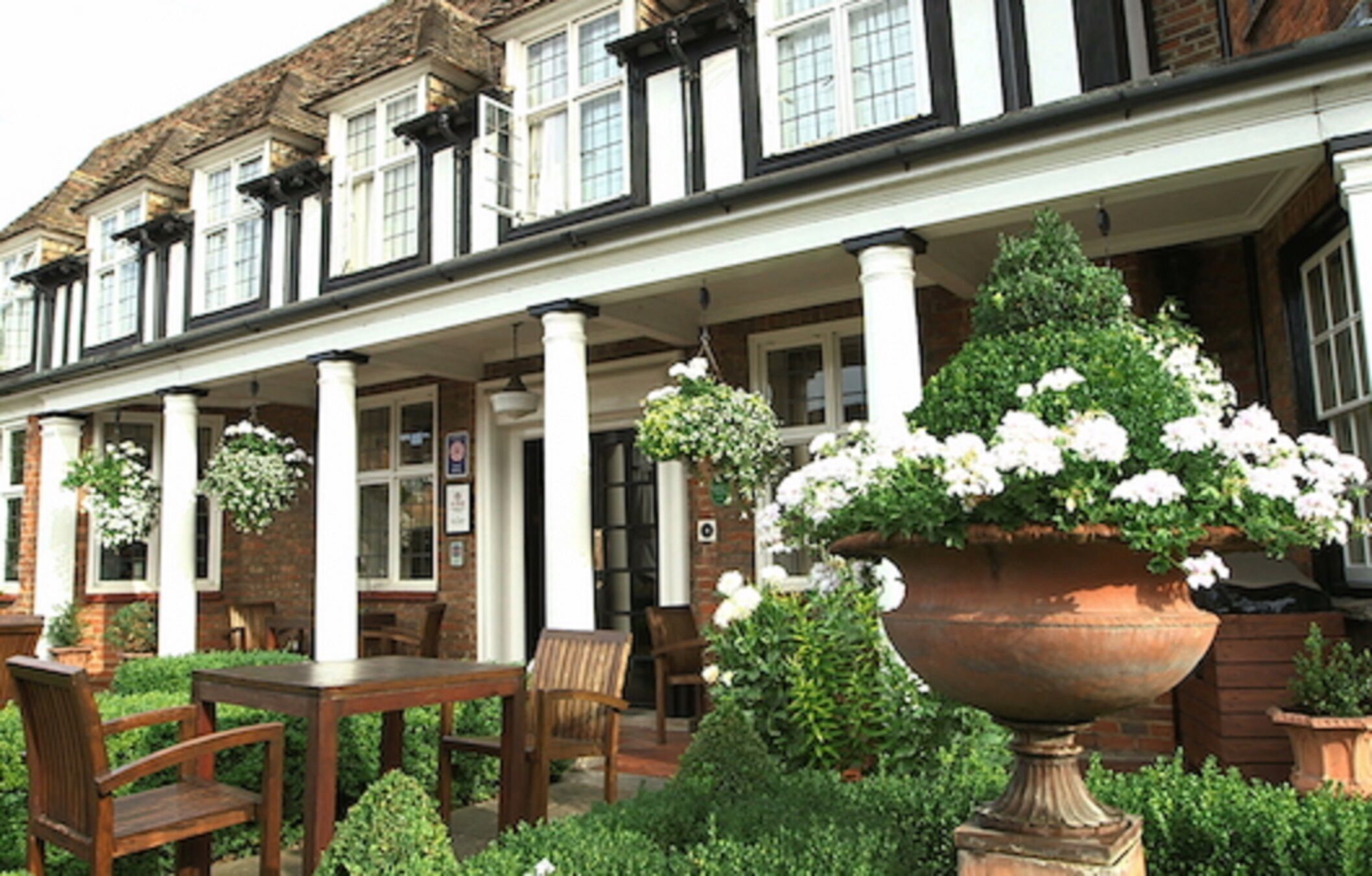Cosy pet-friendly accommodation with office in beautiful Cambridgeshire village