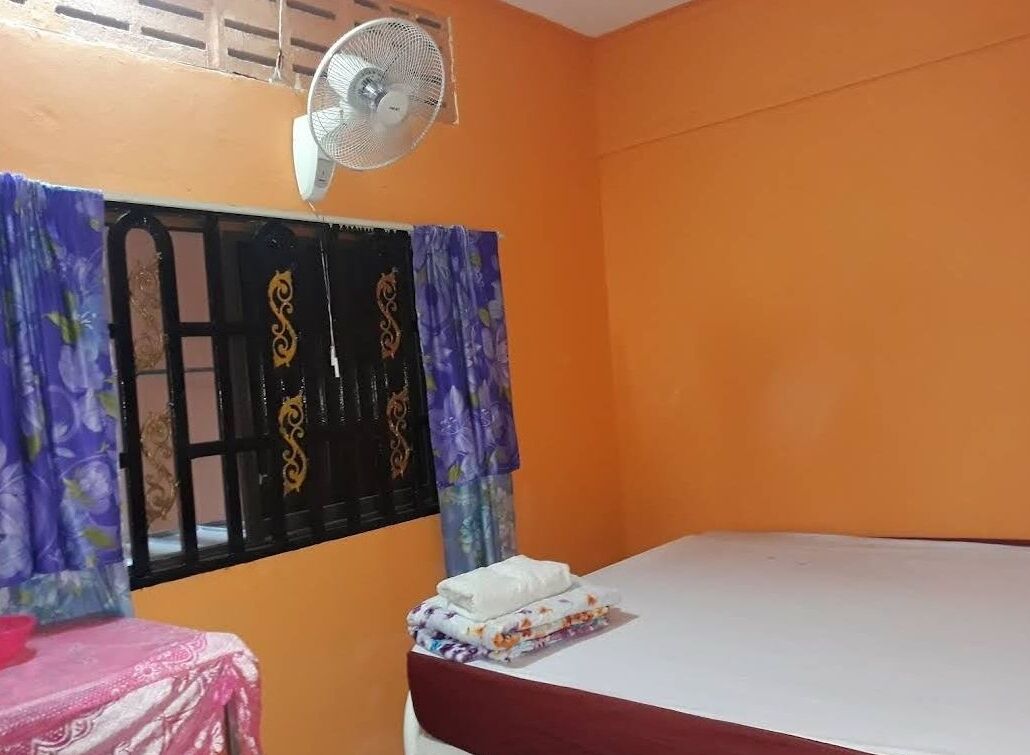 Cozy and peaceful home with friendly neighborhood which is located in the city.