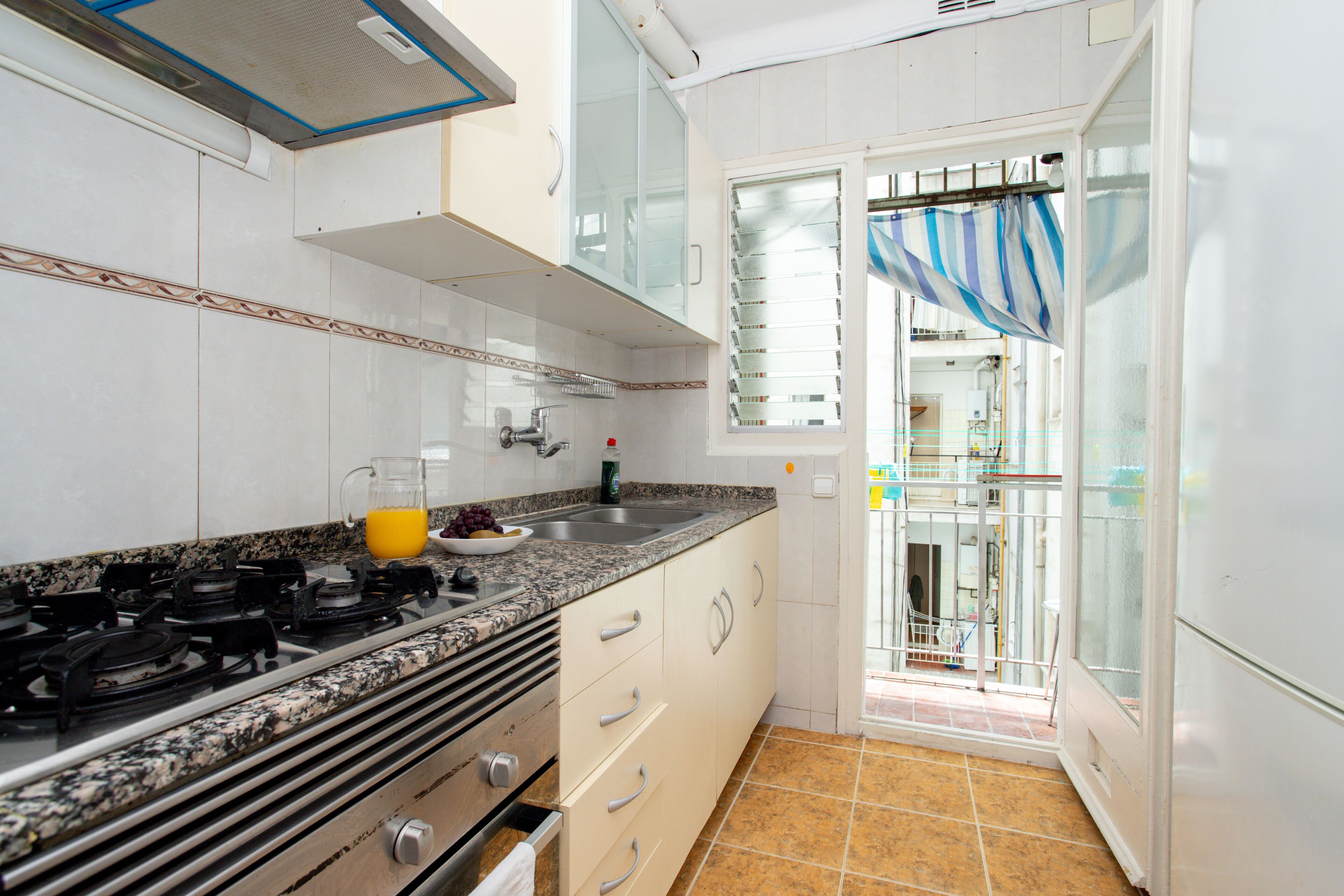 Spacious 4-Bedroom Sagrada Familia View