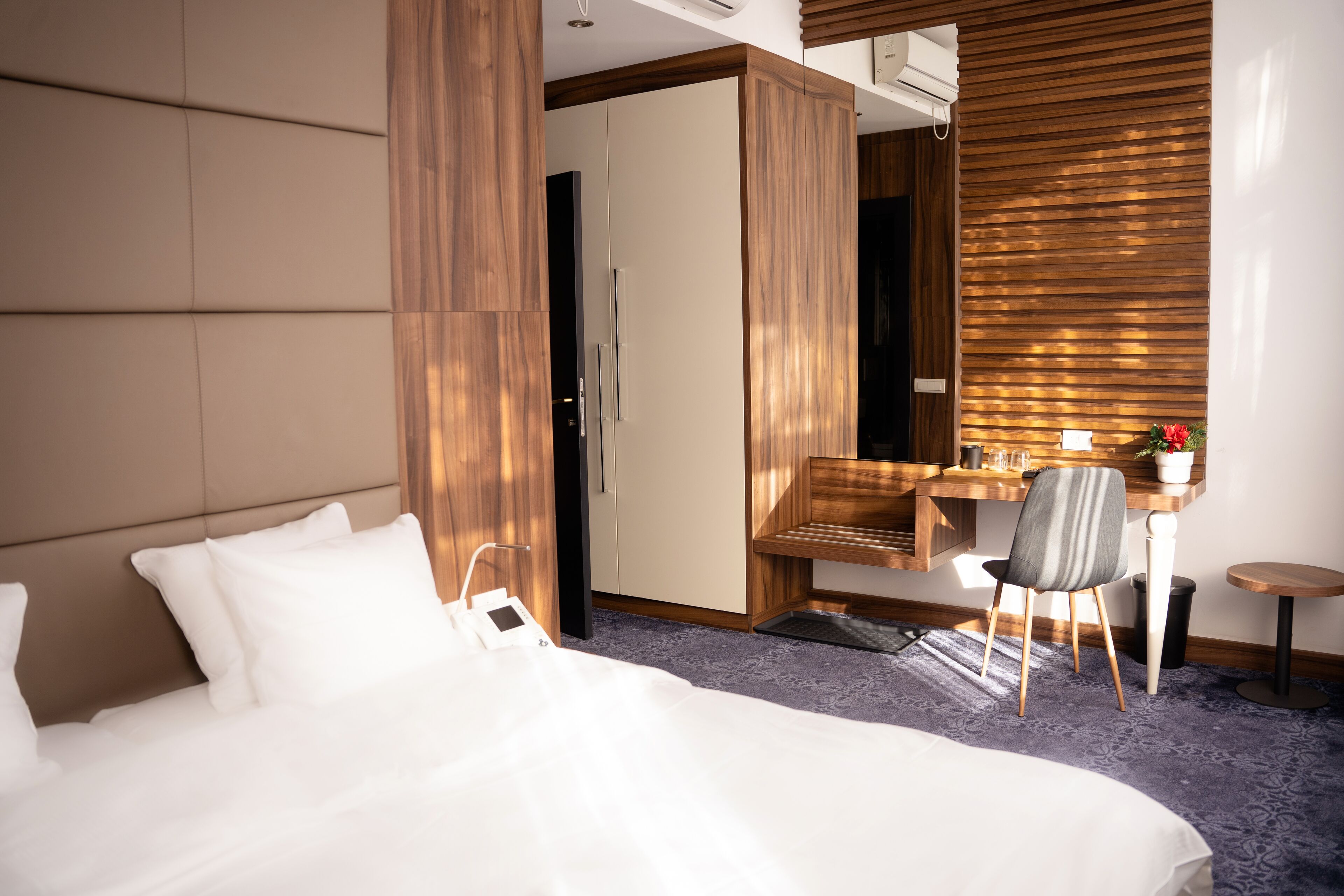 Olivia Rooms