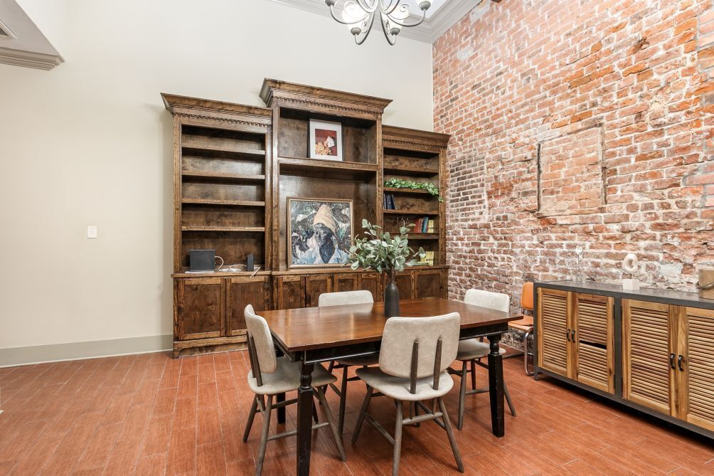 2BR Downtown Gem – Walk to FQ & Bourbon St.