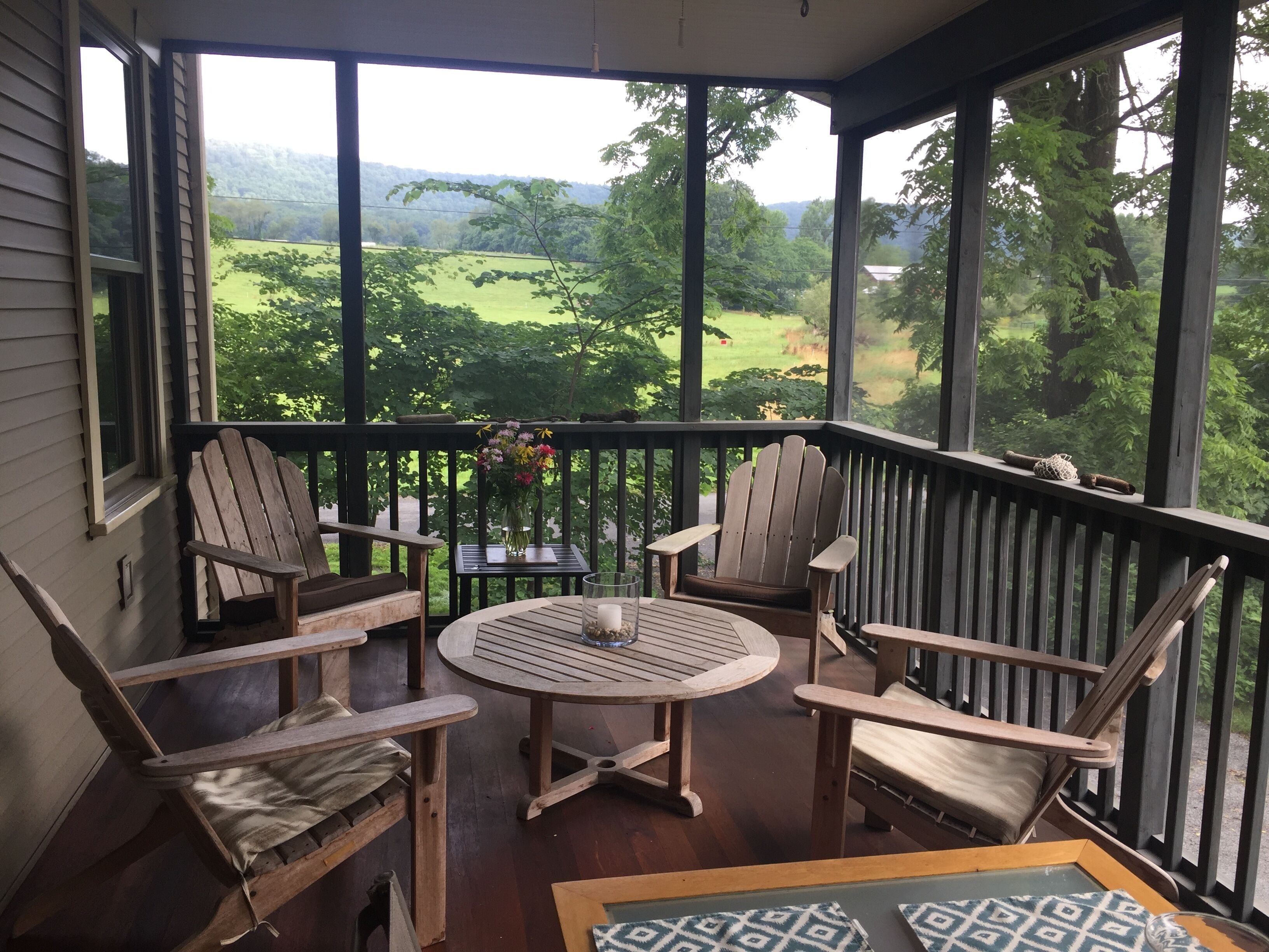 Beautiful, 5-bedroom country home10 minutes from Penn State and the Stadium