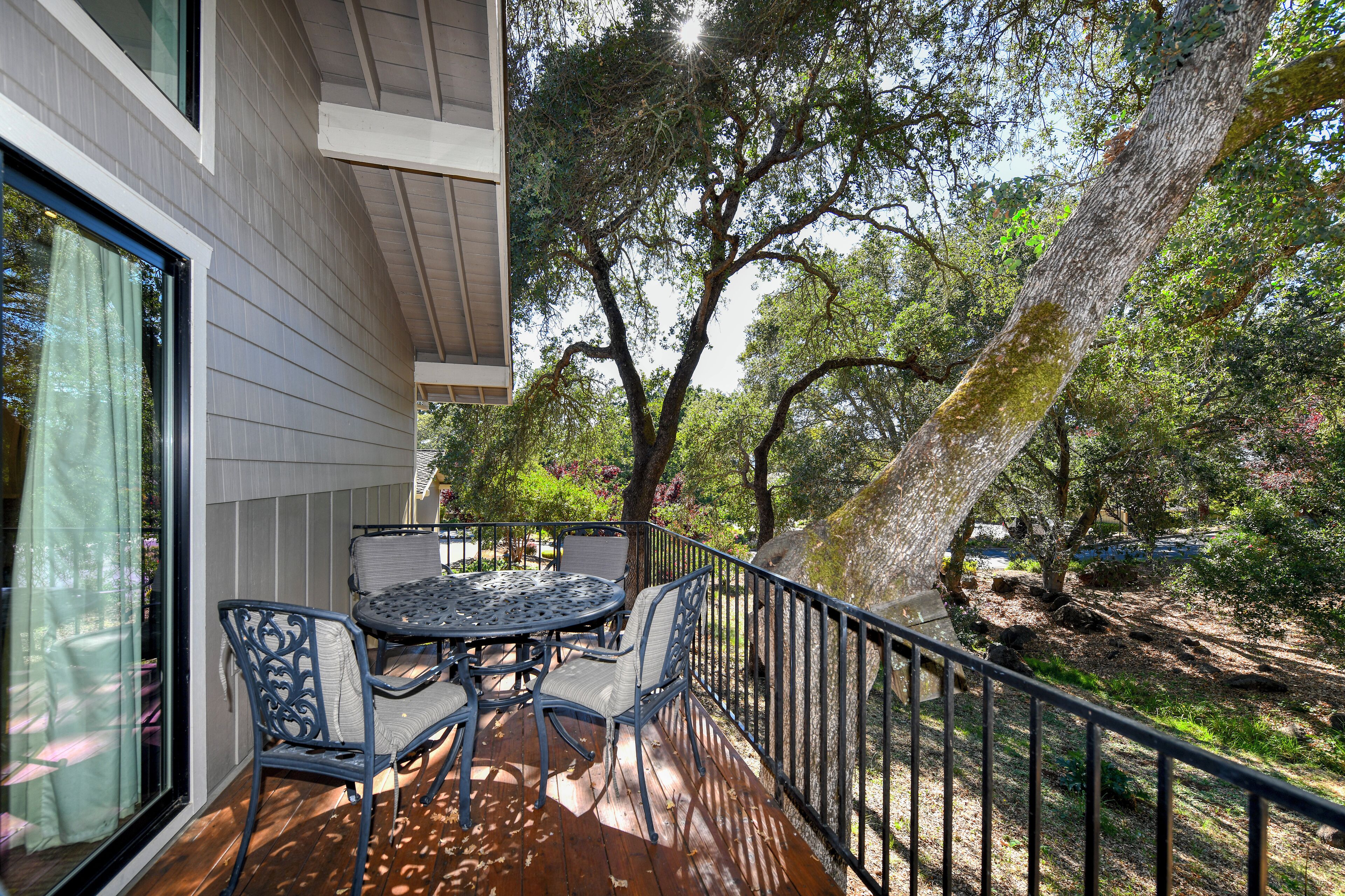 GOLF COURSE VIEWS, THE HEART OF NAPA VALLEY, 2 PRIMARY SUITES - 31 NIGHT MINIMUM