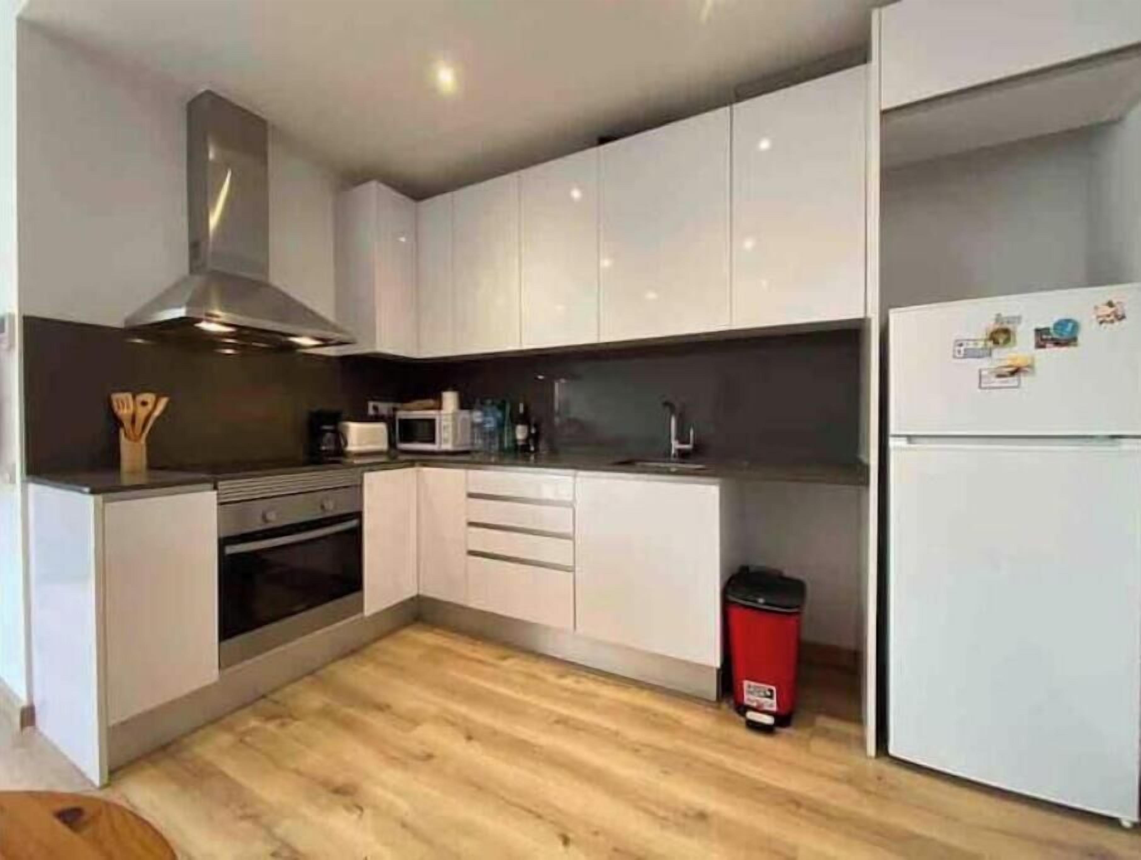 Sunny attic with private terrace in Barcelona\n\n