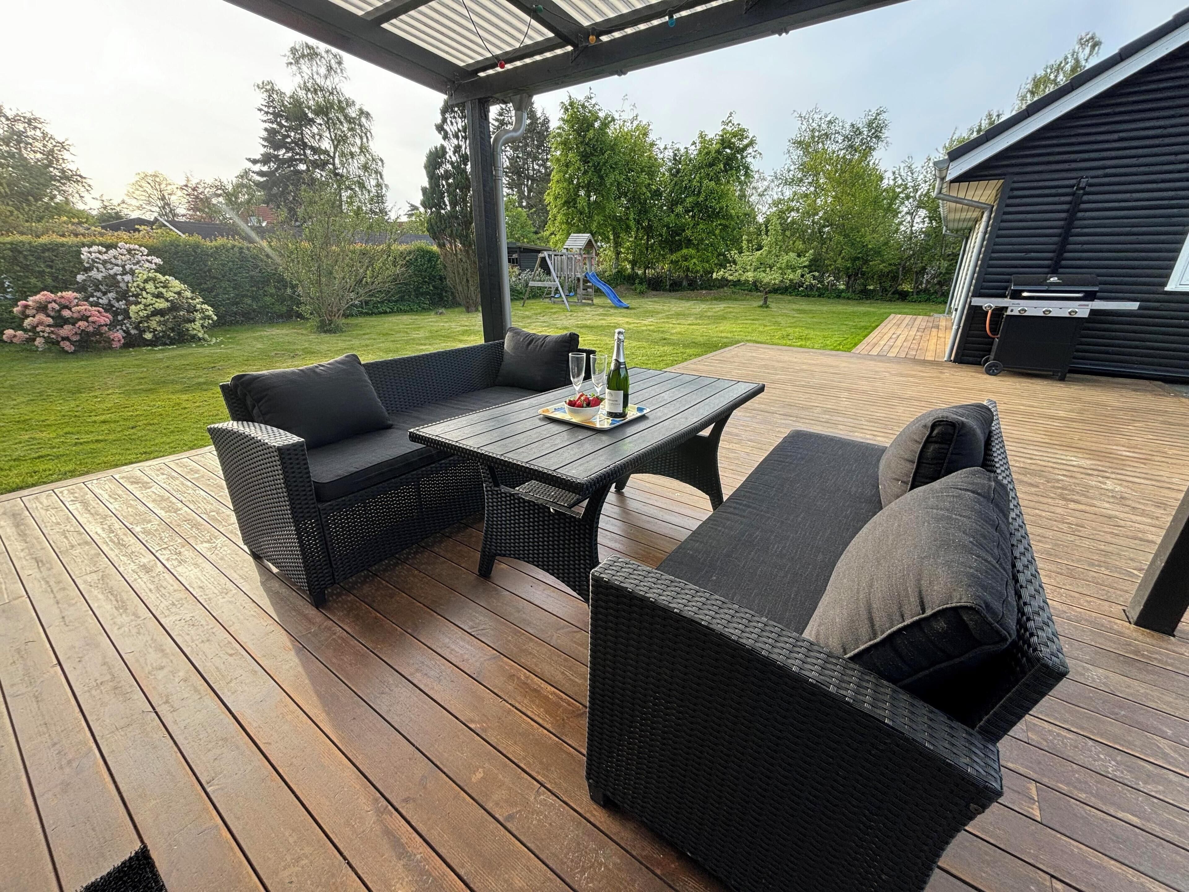 Enjoy your vacation in Gilleleje at Smidstrup Strand - near the beach.