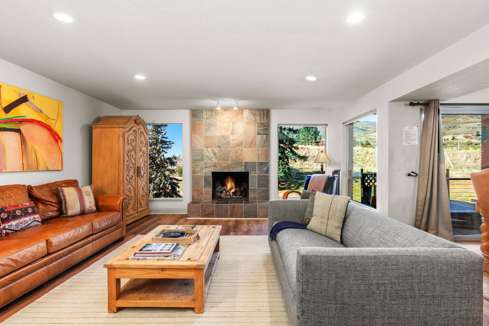 Park West Village 3953 Private Hot Tub, Parking, Great Space, Near Skiing!