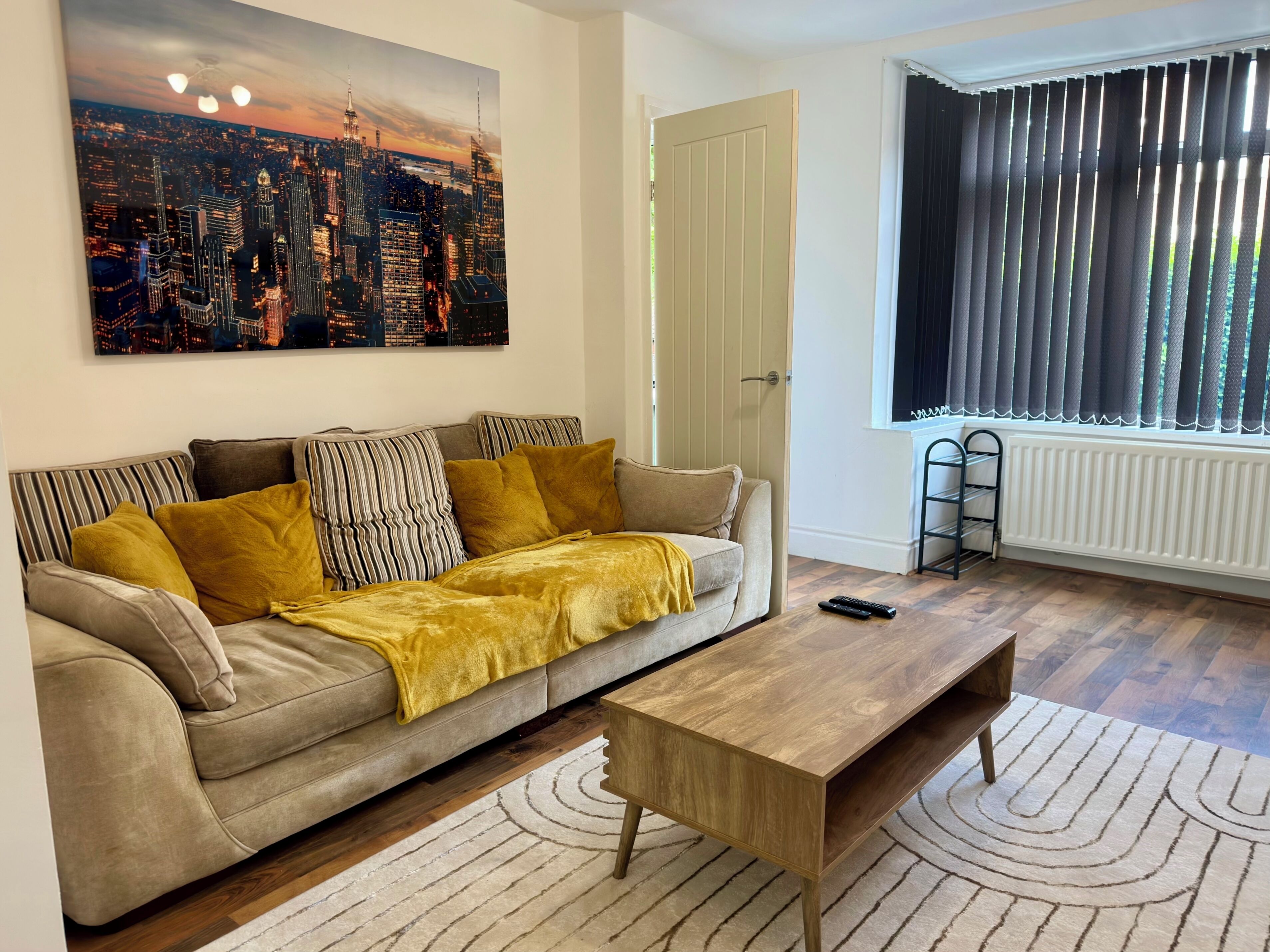 2 Bedroom House In Newcastle City With FREE Parking