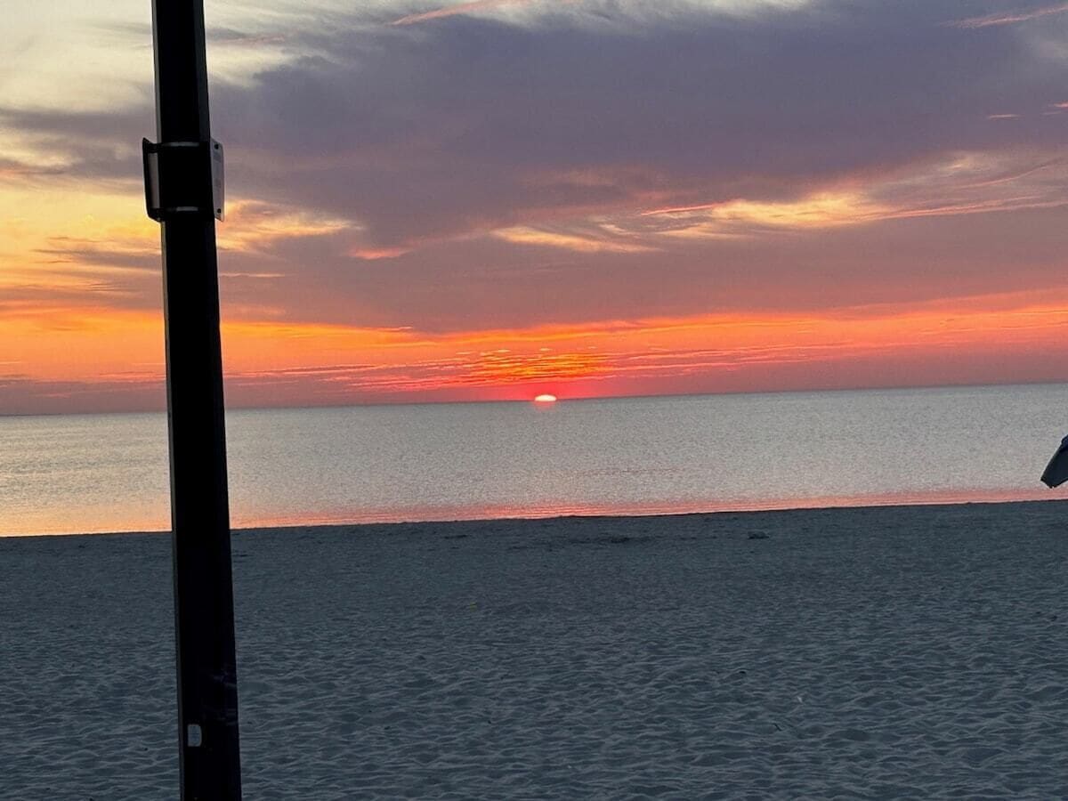 Evergreen Gardens Resort - Lovely Water Front with pool The Garden House