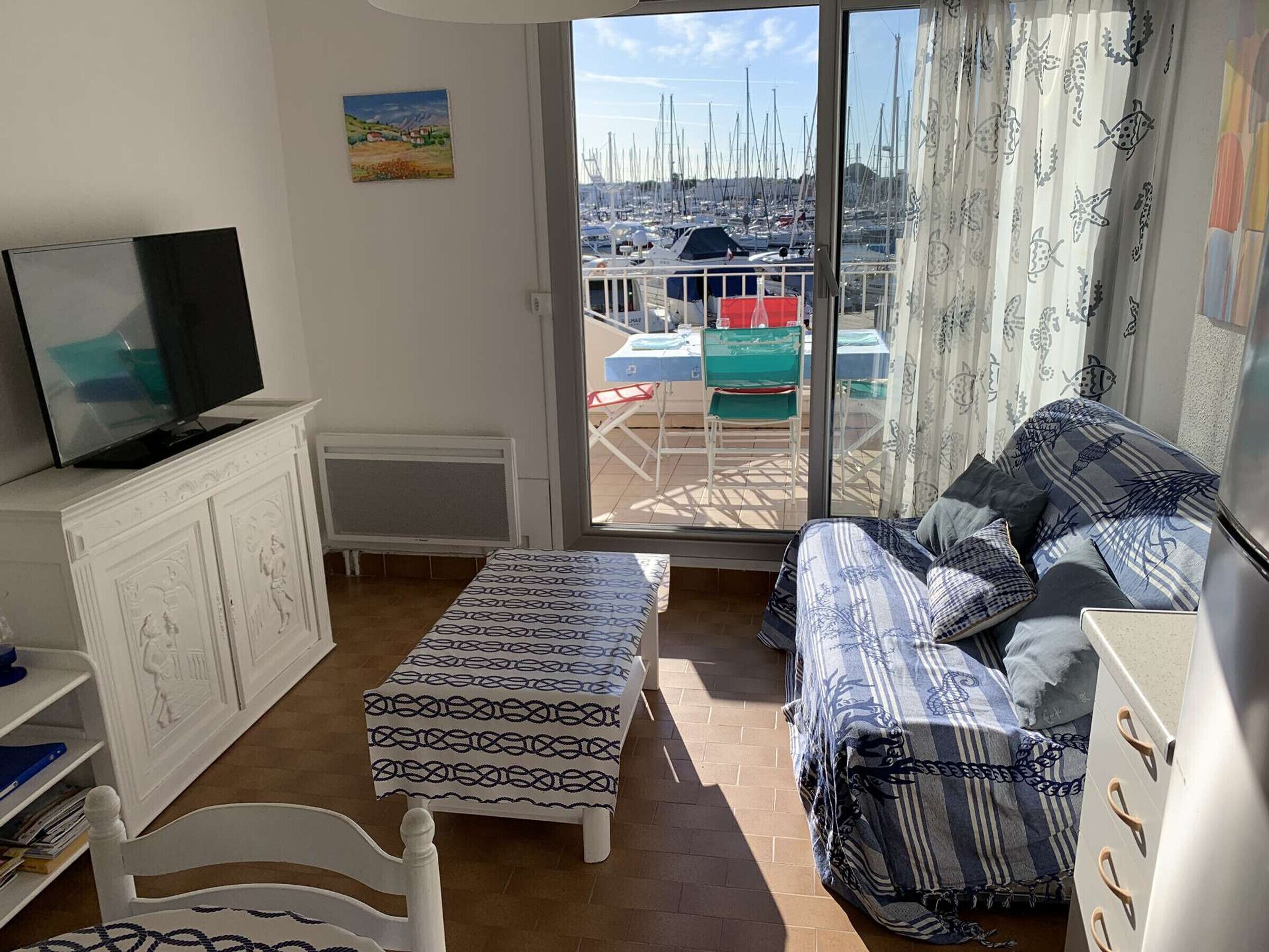 Lovely 1BR + BZ Apt with terrace, modern & cozy for 4 pers, Port Camargue