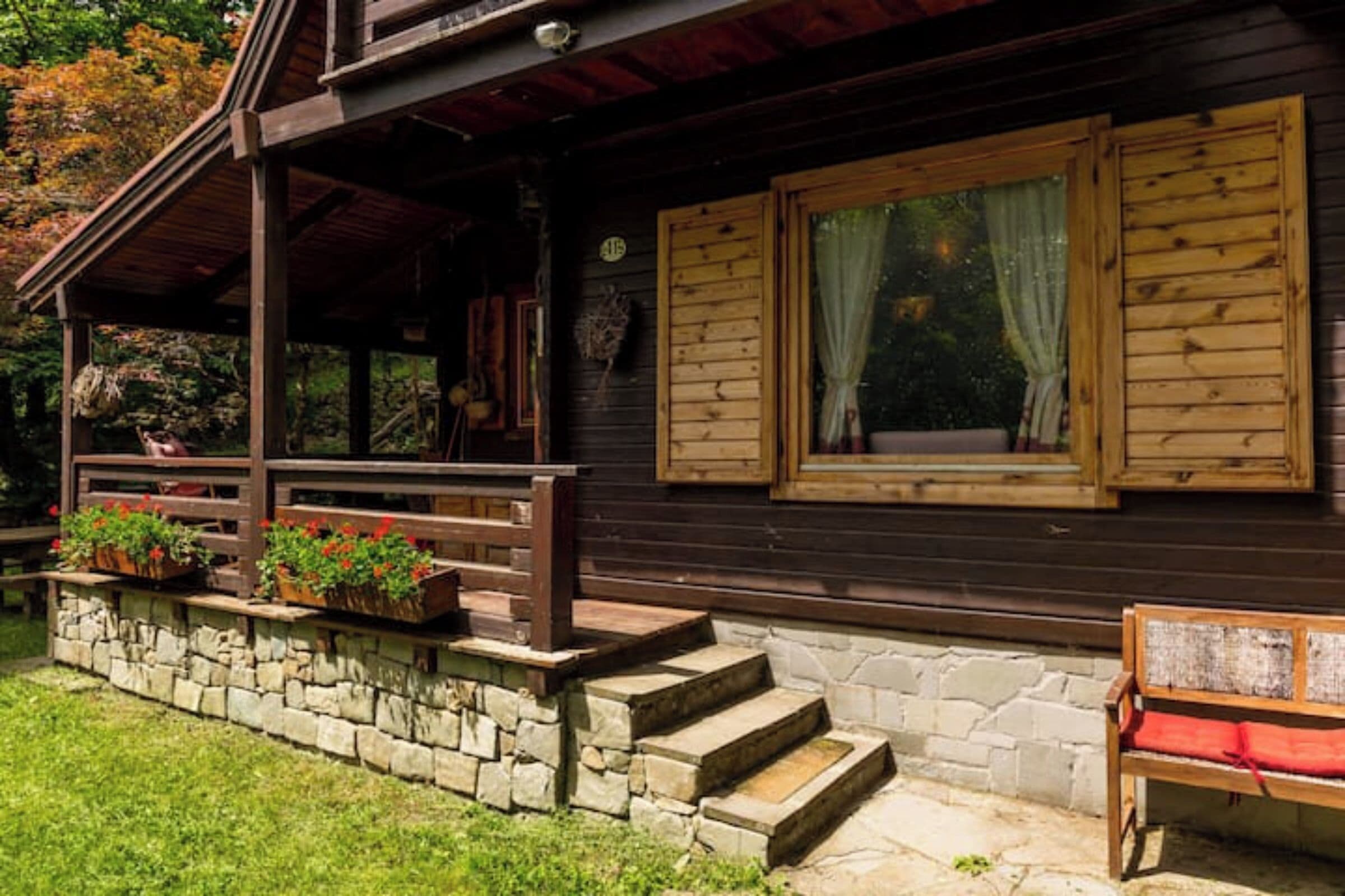 Chalet 'Casina Di Fata Mirtilla' with Mountain View, Private Terrace and Wi-Fi