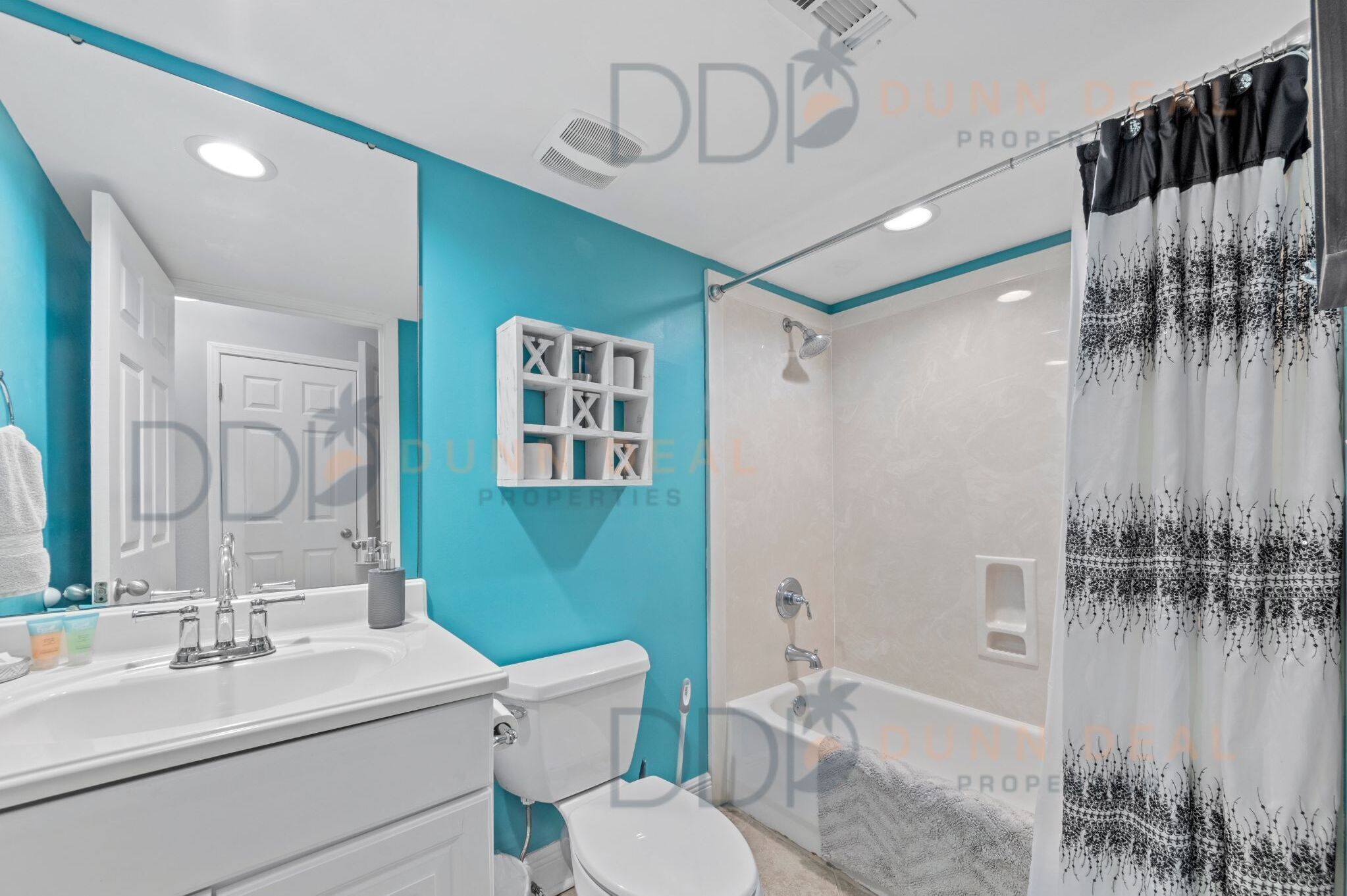 B220 Ocean Club Villa   A short walk to the beach