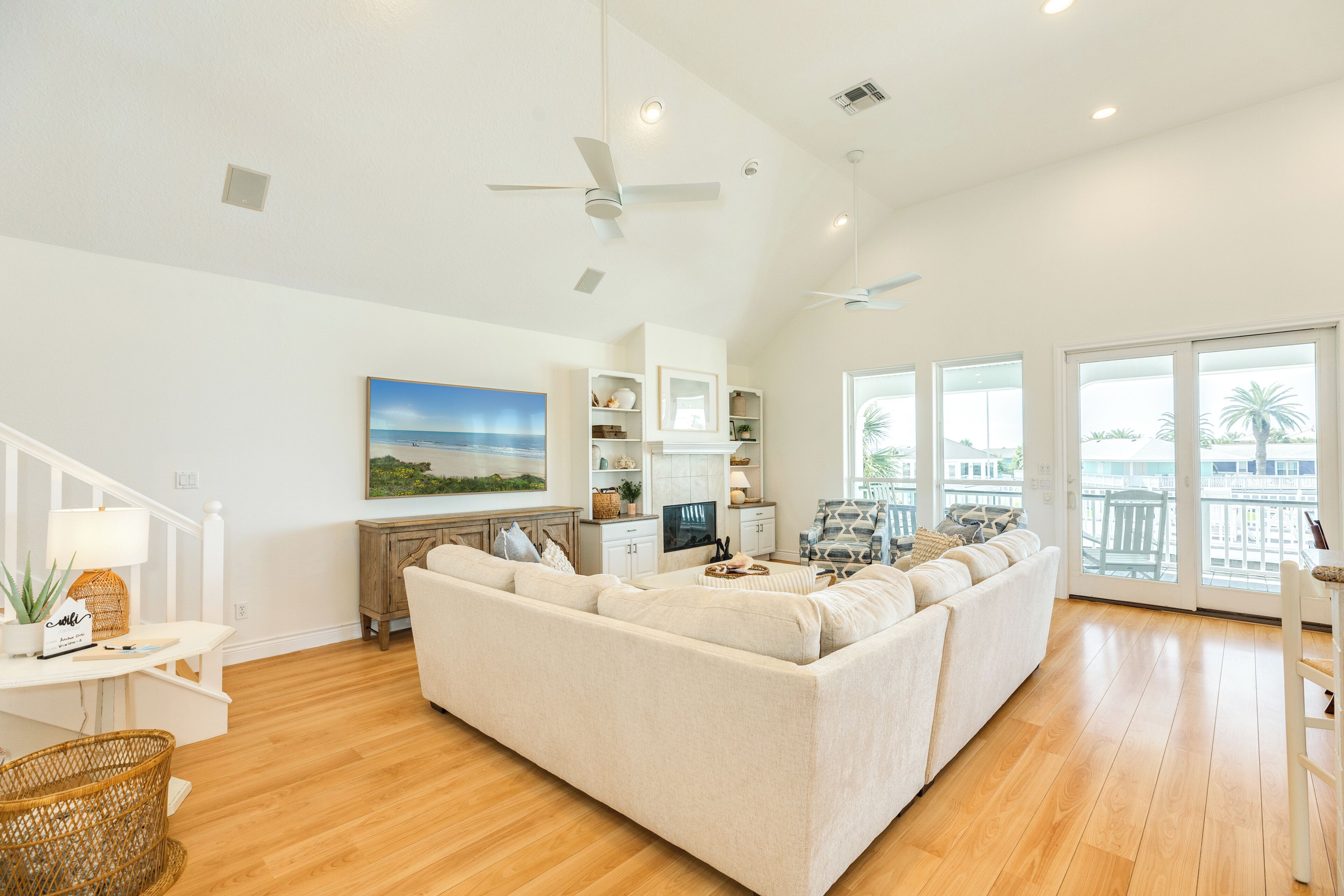 Private Pool, Boat Slip & Dock, Fishing Lights & More! Spacious Private Home