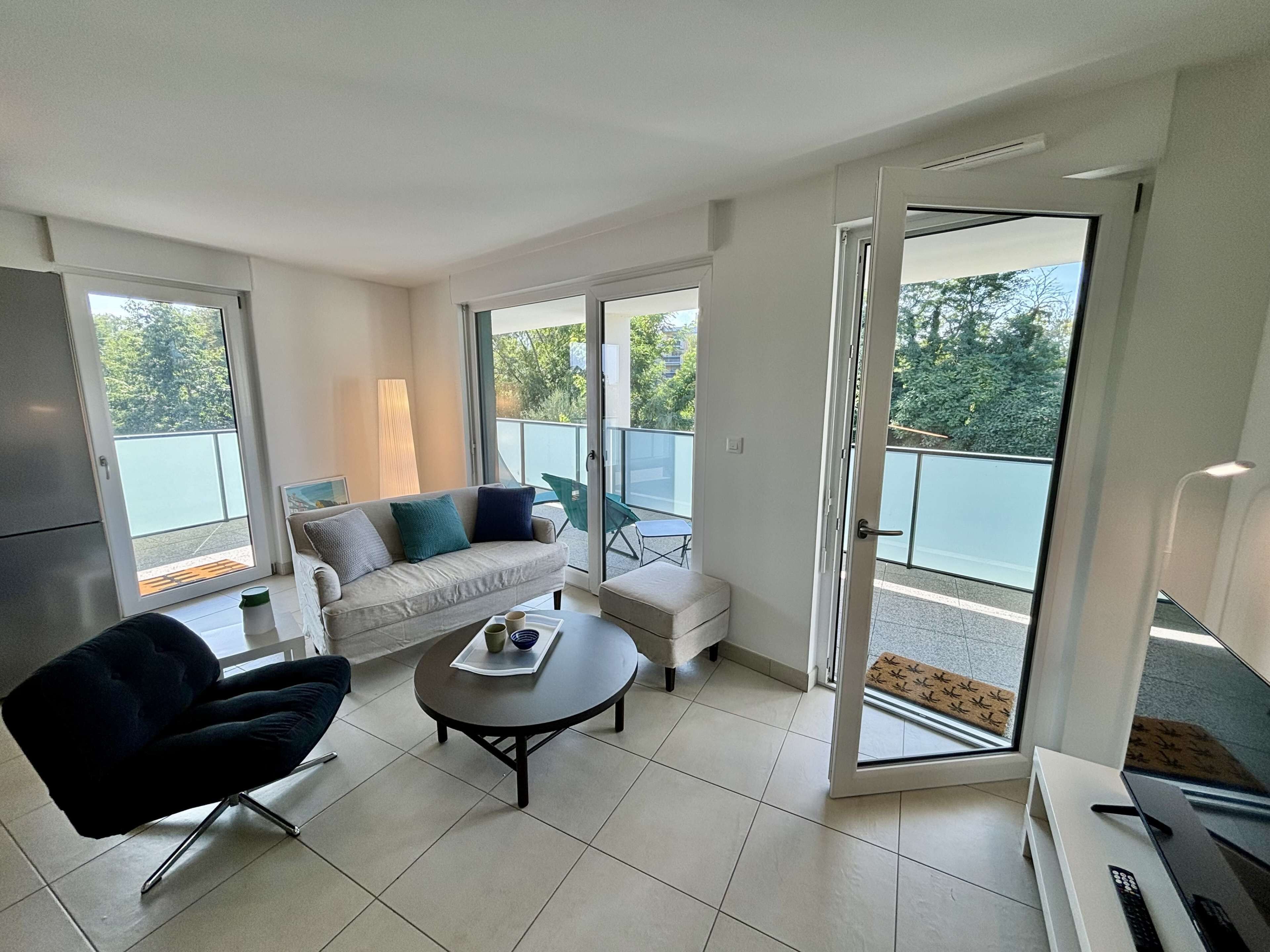 New apartment with large terrace!