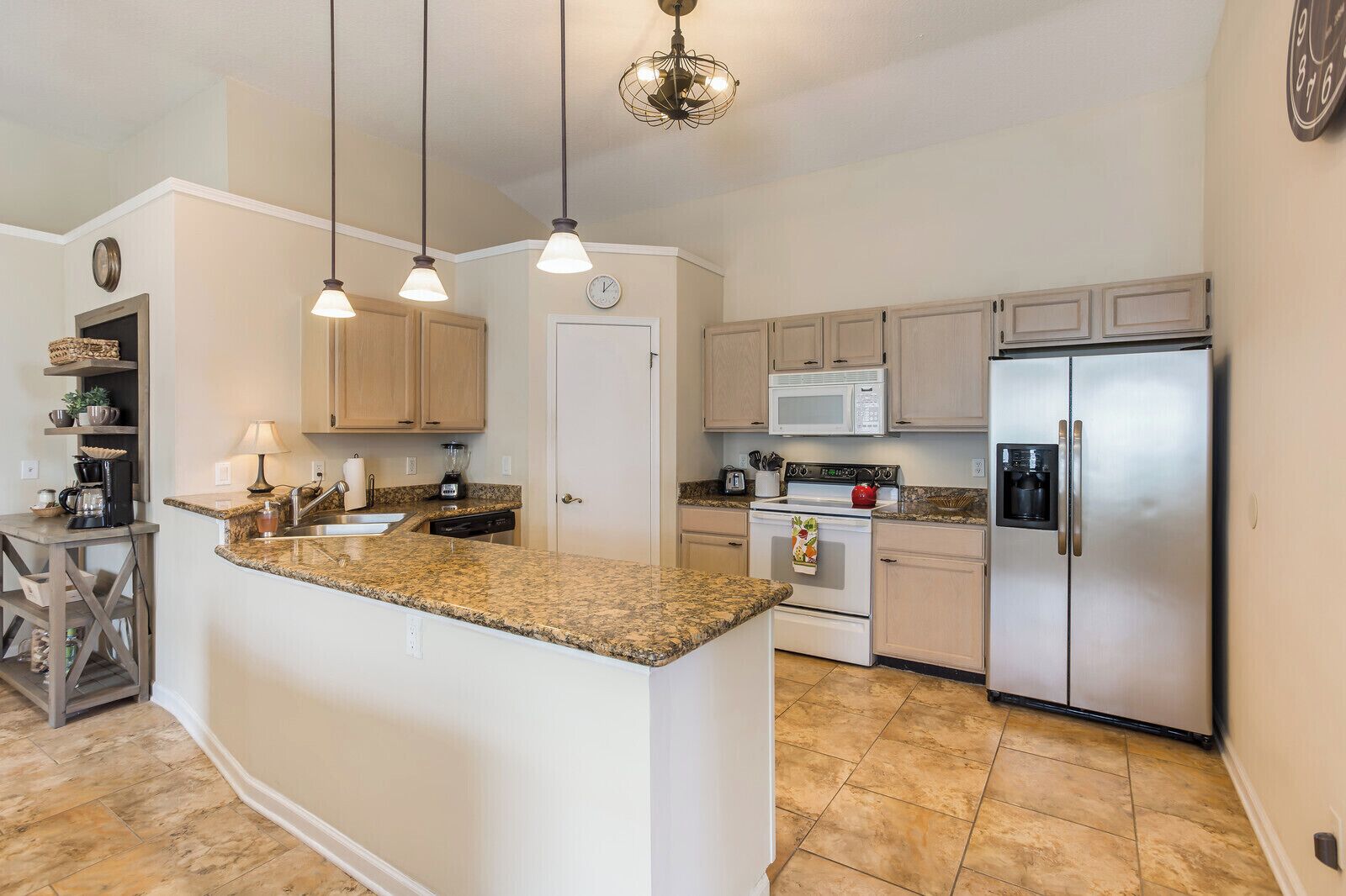 Charming 3-bedroom Pool home in Jacksonville Beach
