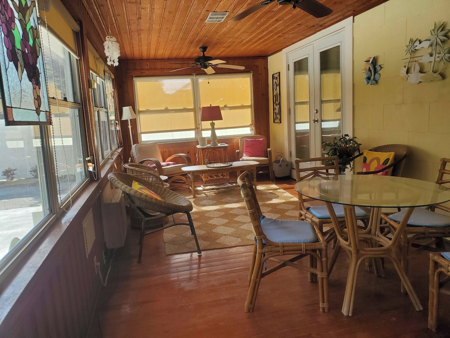 Charming 2-bedroom house in welcoming New Smyrna Beach, just 7 miles to beaches