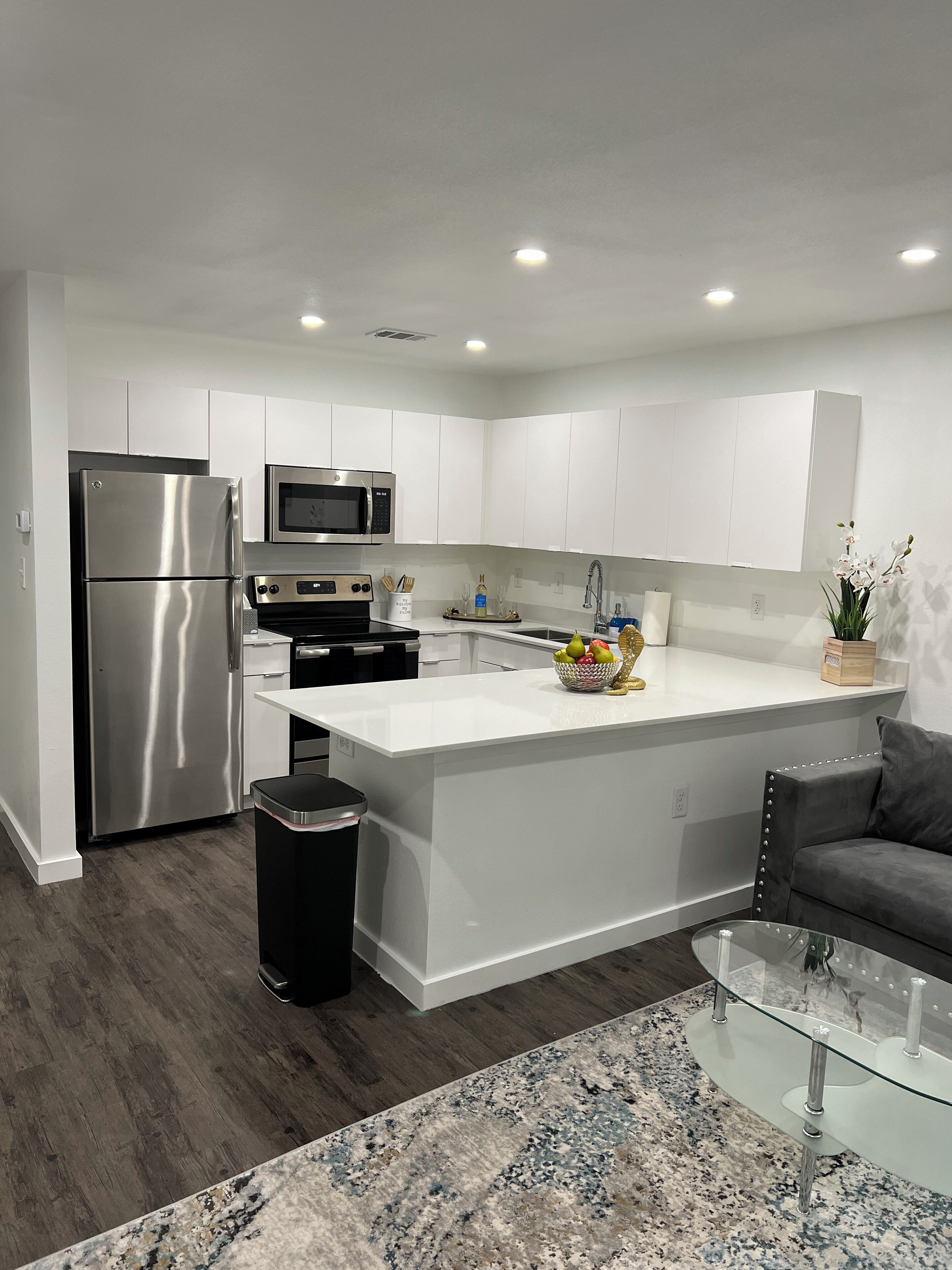 Central Dallas - SLEEK Luxurious 1Bd