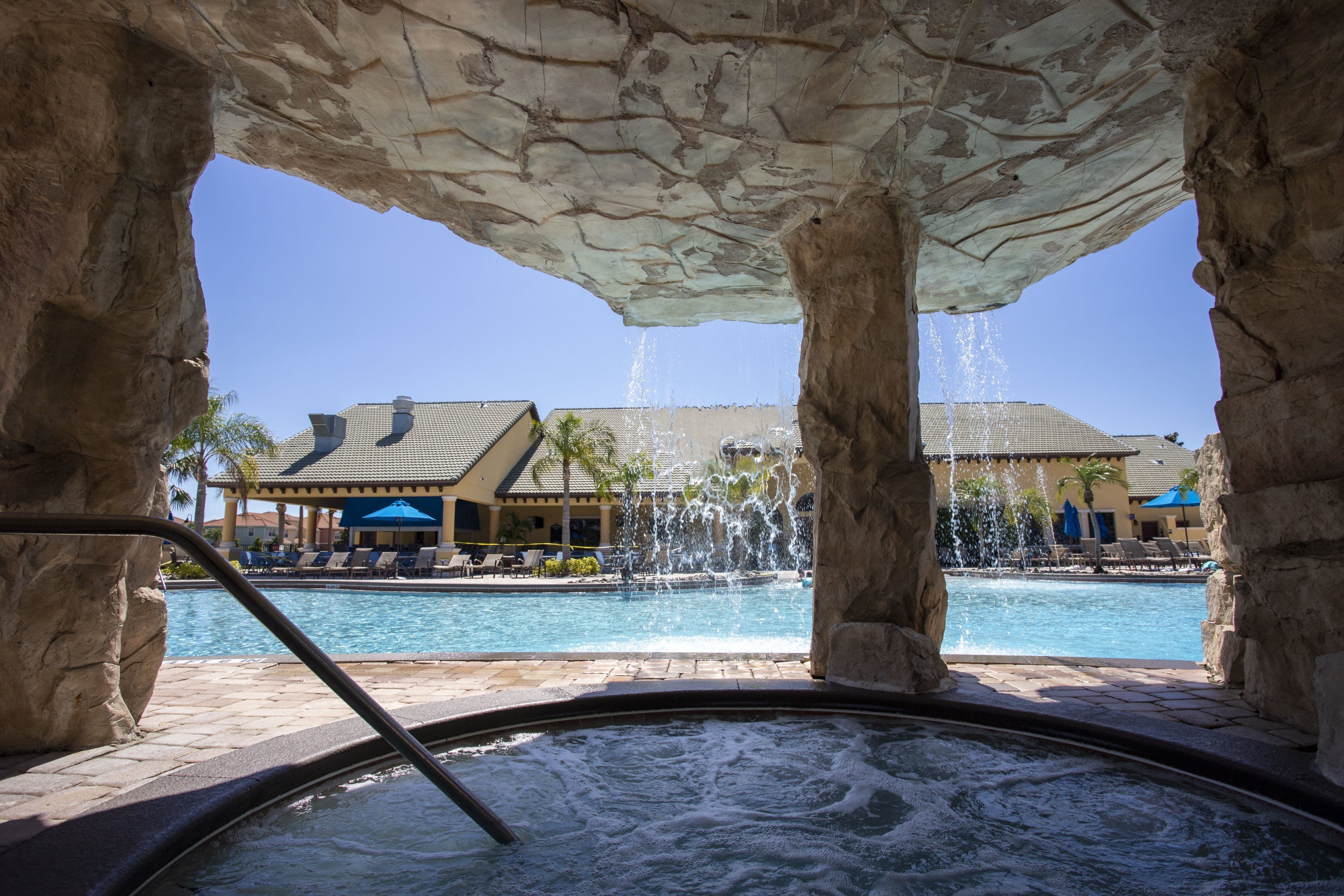 Family Pool Home near Disney!! Modern Decor, BBQ ,Resort w/ tons of Amenities!