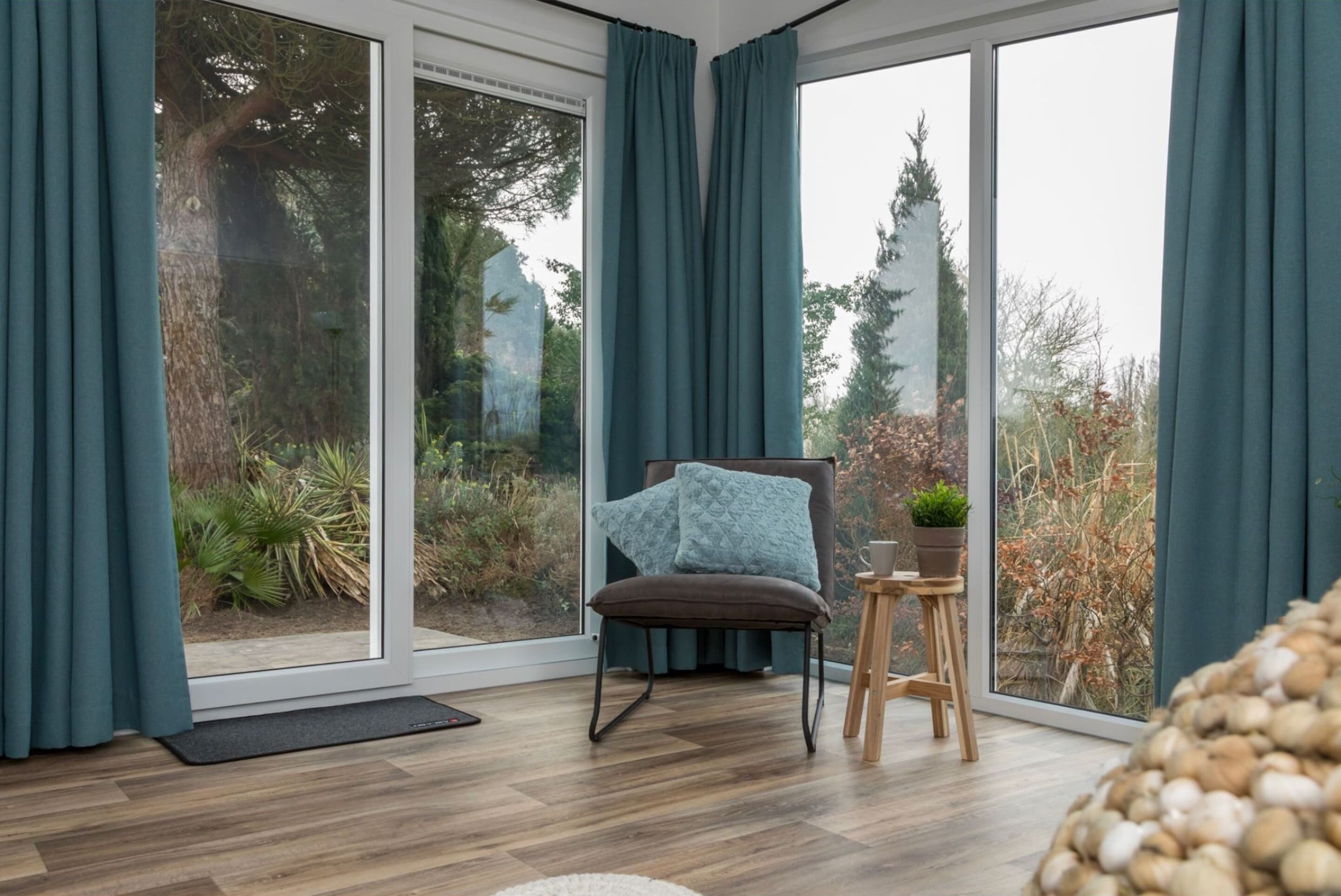 Cozy Chalet in Vrouwenpolder With Garden