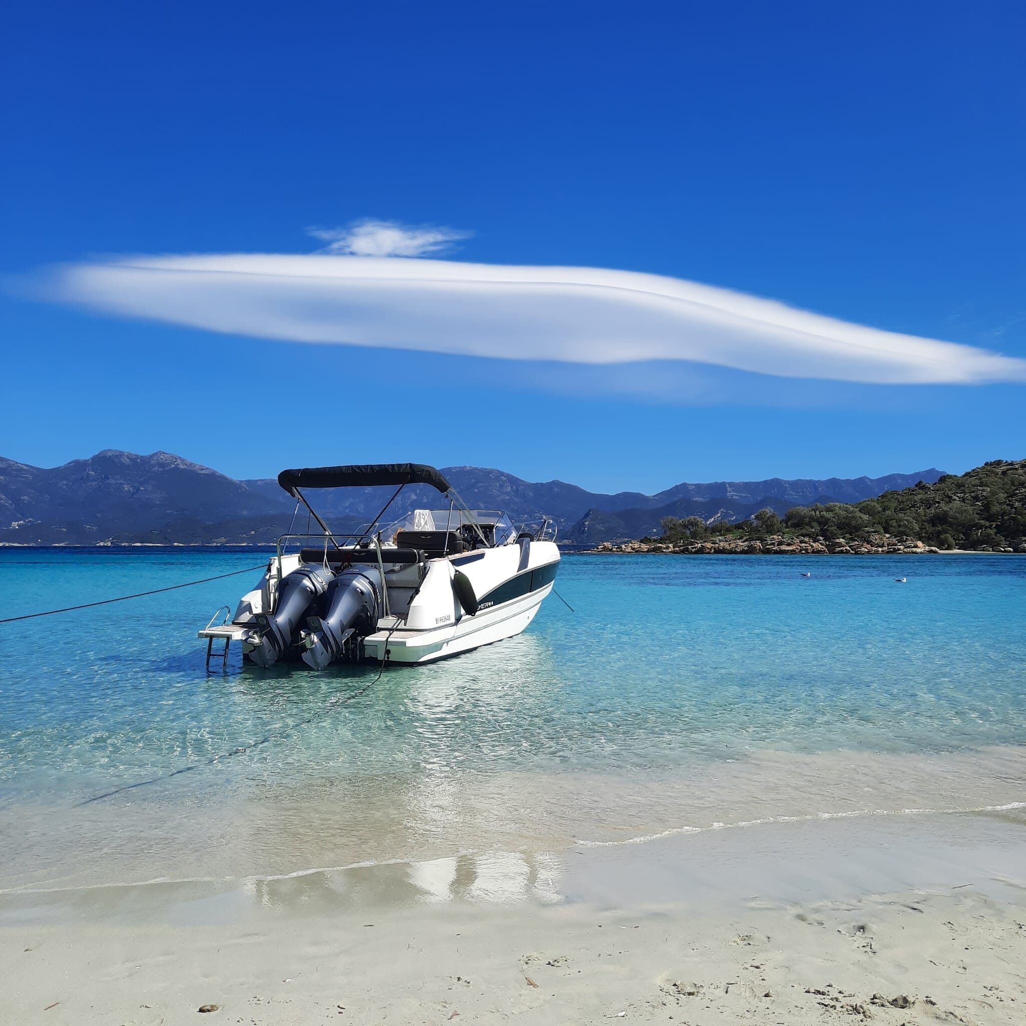 House in a quiet hamlet in Corsica with swimming pool and tennis court