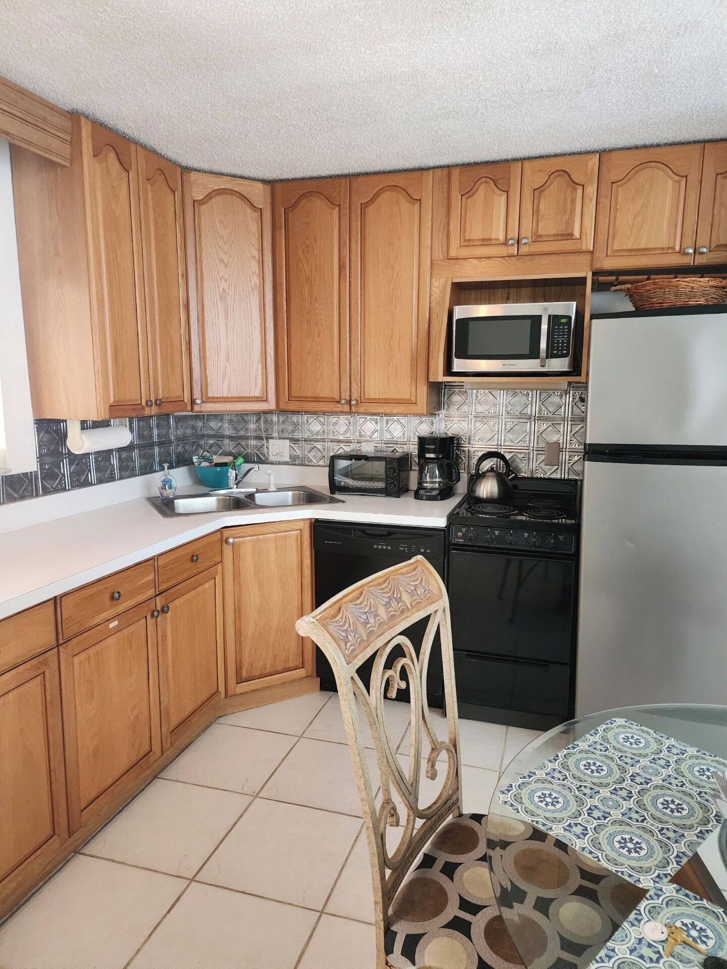 WALK TO THE BEACH FROM BONITA BEACH & TENNIS CLUB\nCommunity Pool\nTennis Courts