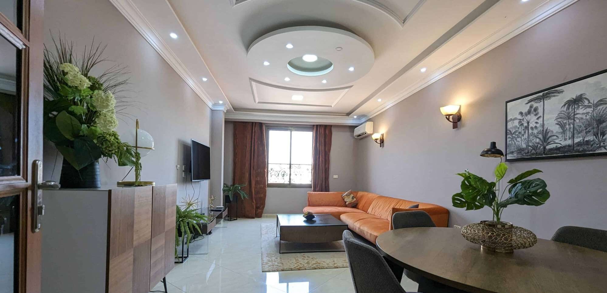 chic apart with pool and gym