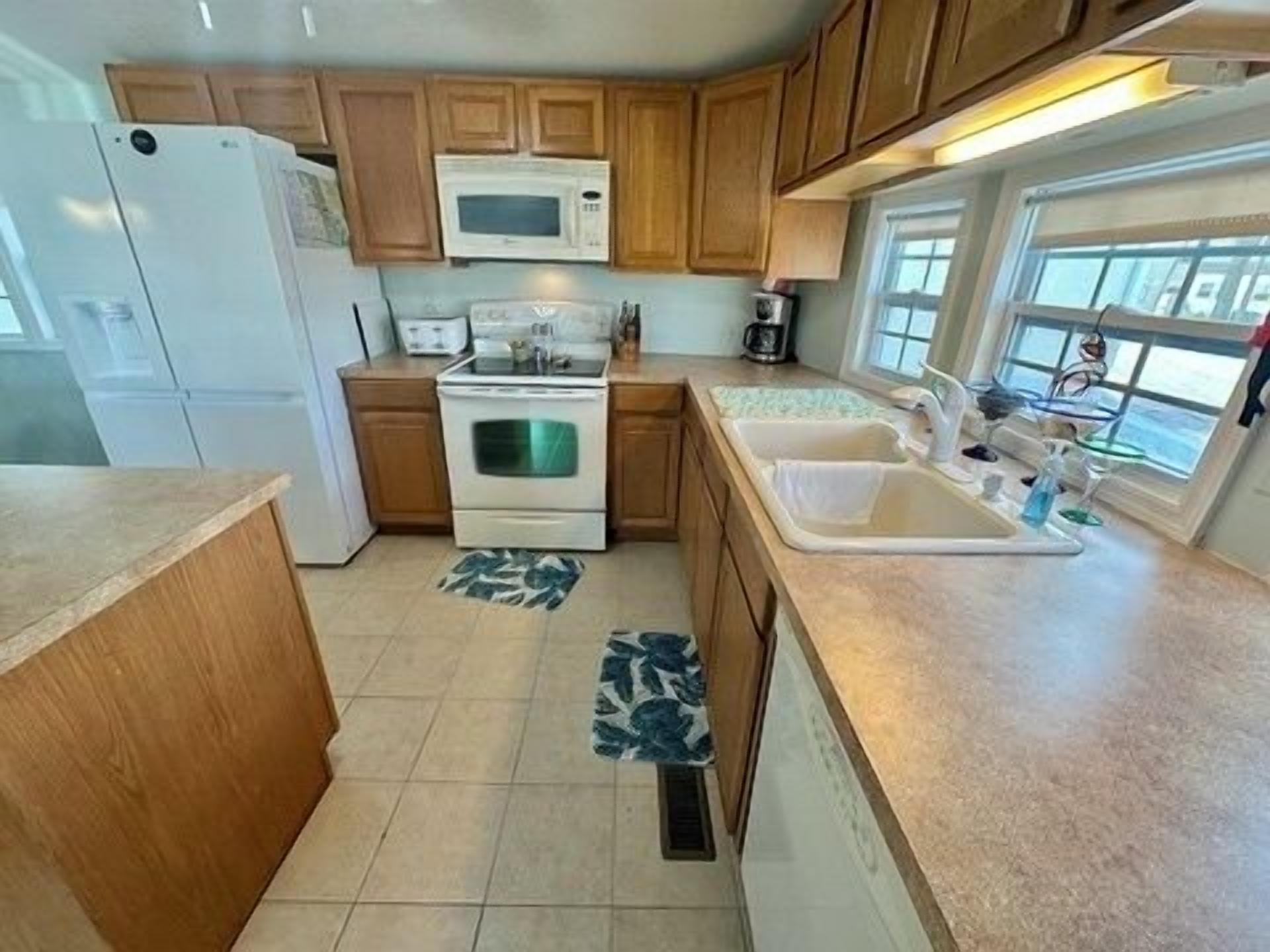Beach house located with a fully equipped kitchen.