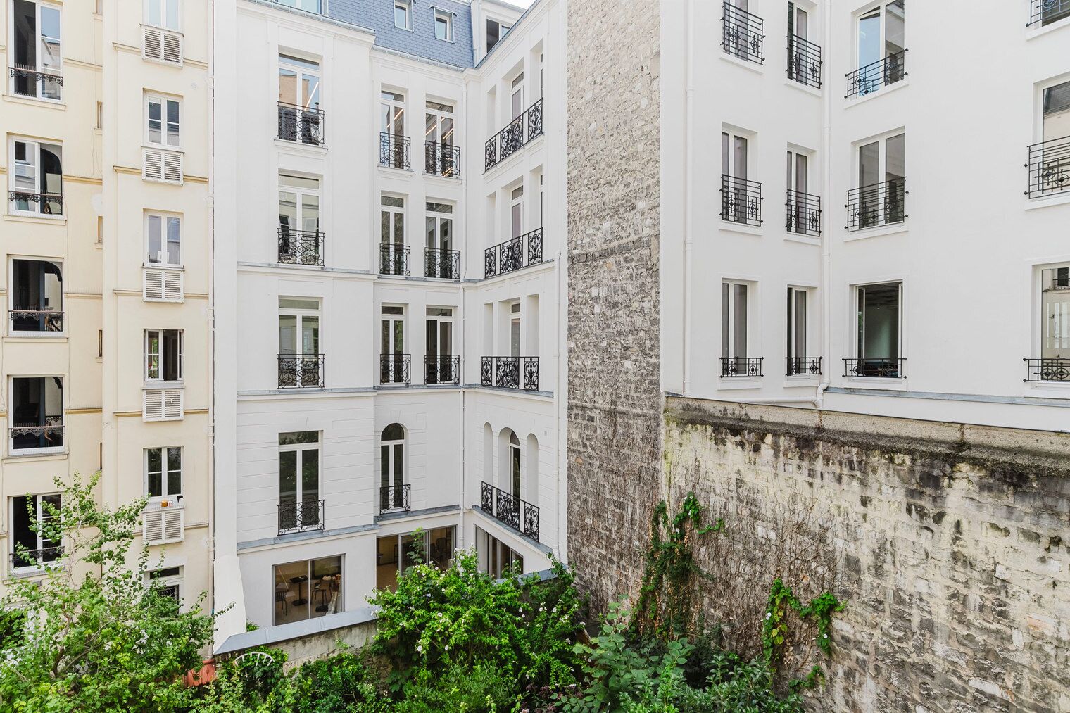 Blueground | Pont de Neuilly, nr dining & gardens