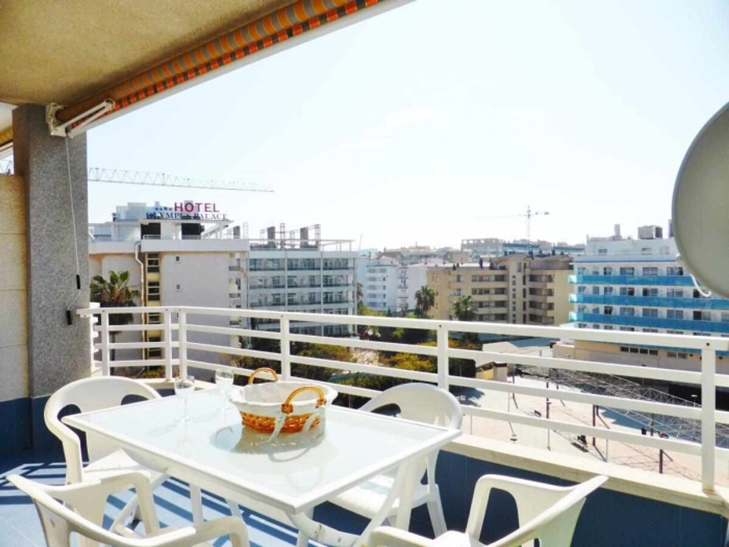 Family apartment in Salou, near the beach, up to 5 people