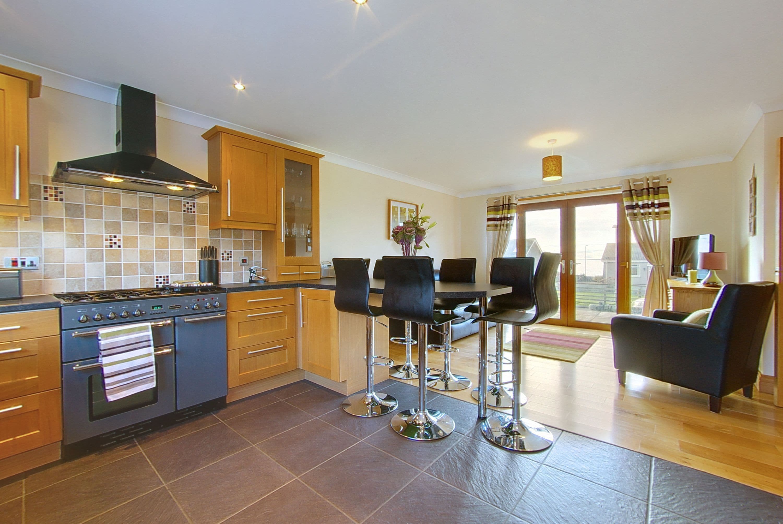 Inchlonaig House - sleeps 10 guests in 5 bedrooms