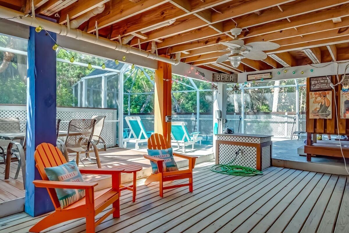 Spacious 6-bedroom house in charming Captiva with WiFi, AC