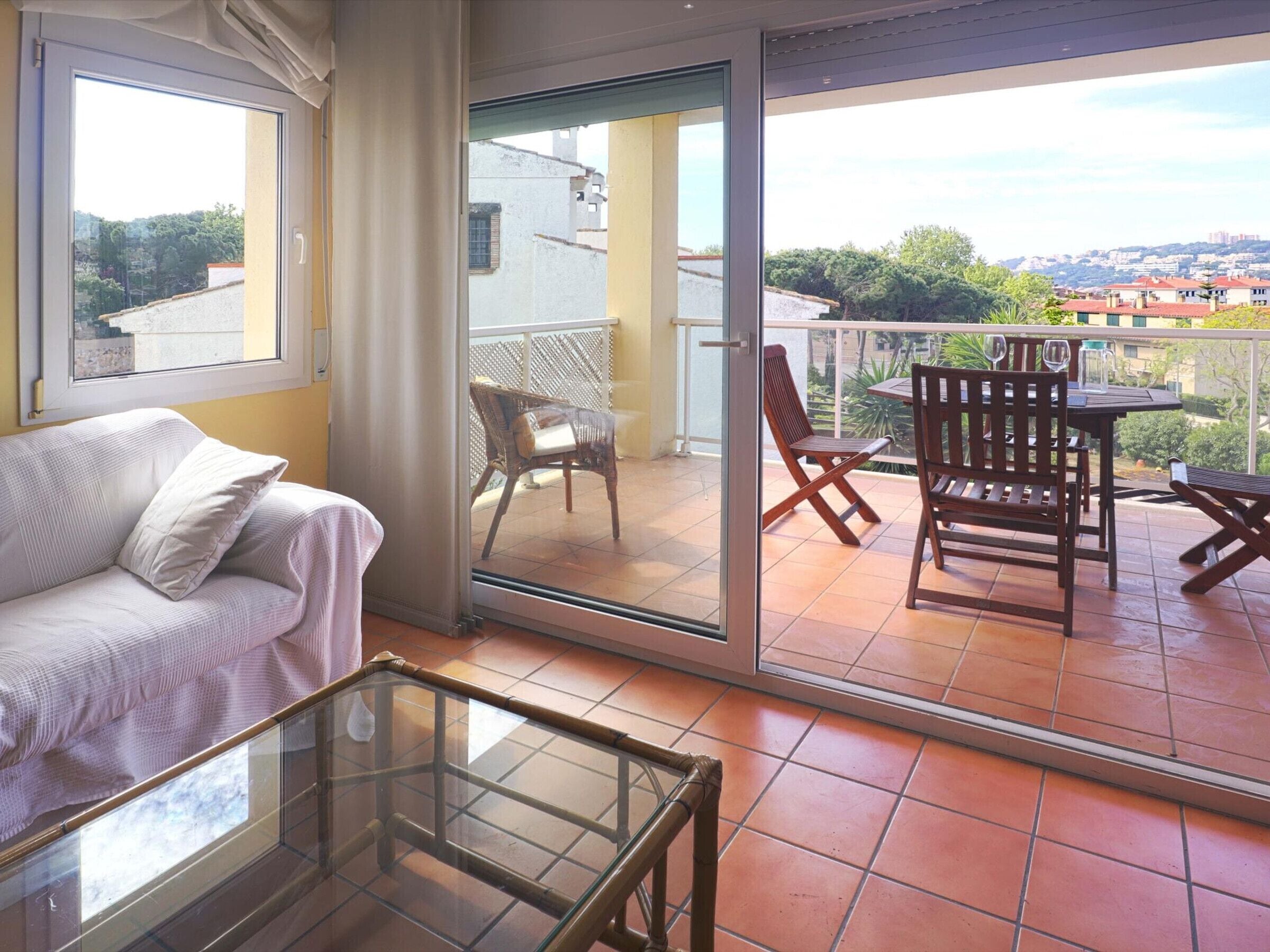 Apartment in S'Agaró for 6 with pool and parking