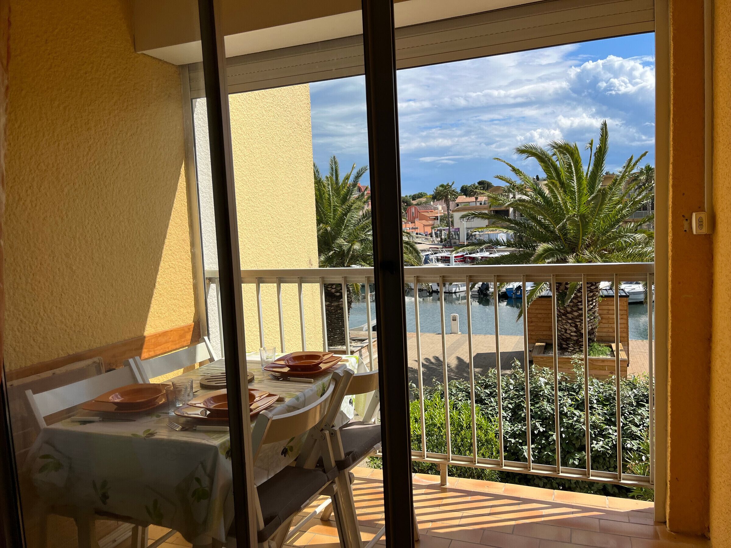 Studio in Gruissan for 3, port view, private parking