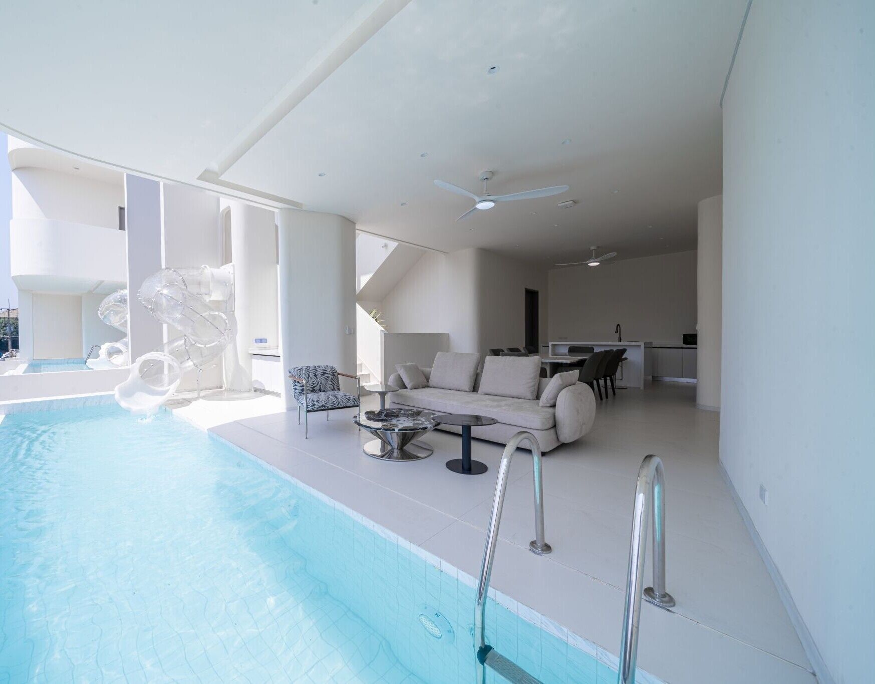 Happy House Pool Villa with KTV near Thepprasit Market  