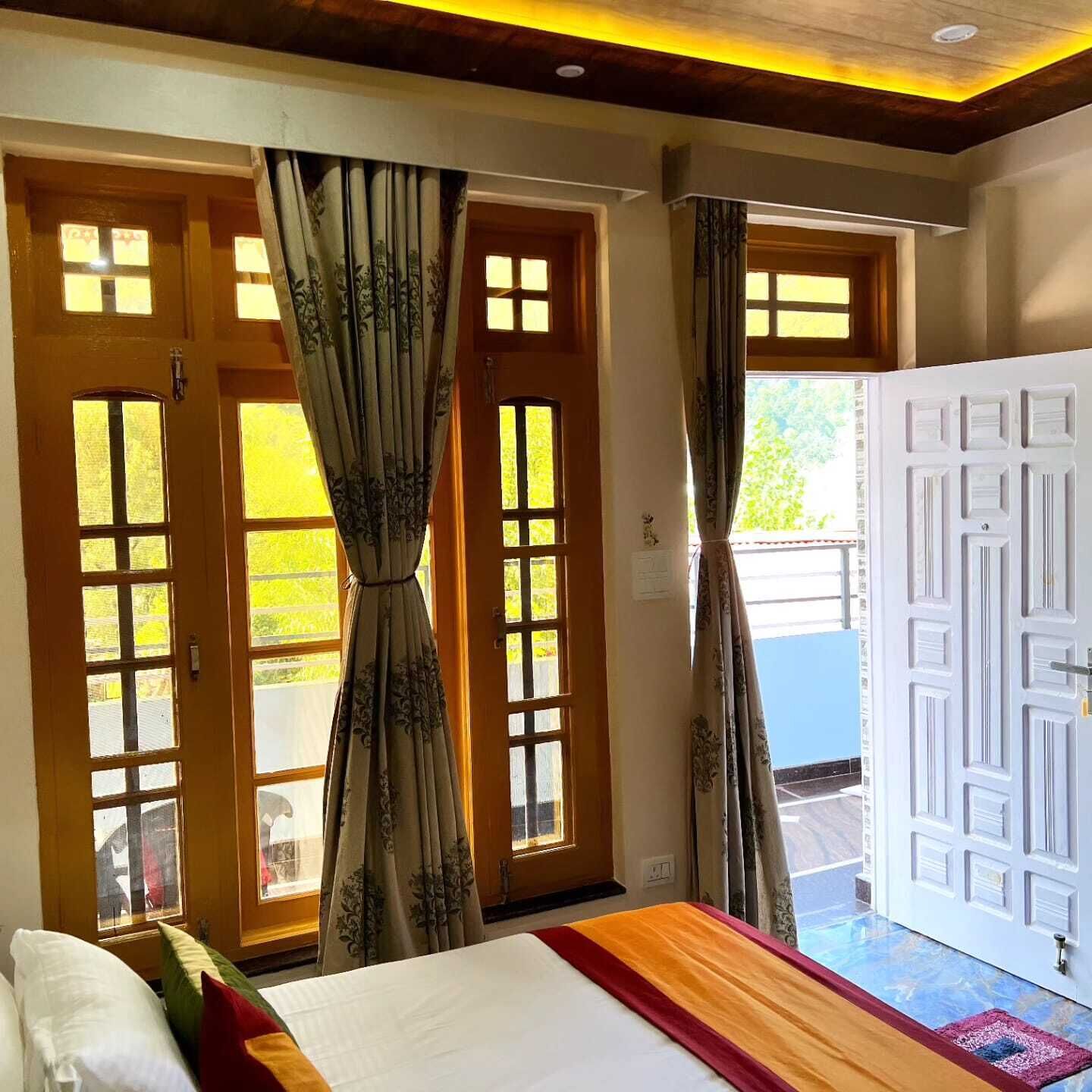 Rock Mountain Premium Homestay Near Rock Garden Dalhousie