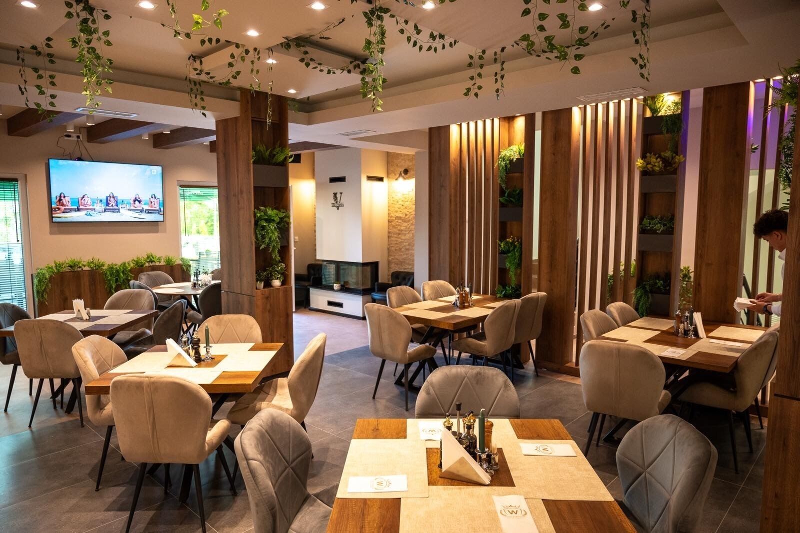 Villa Vratnica - Restaurant & Apartments