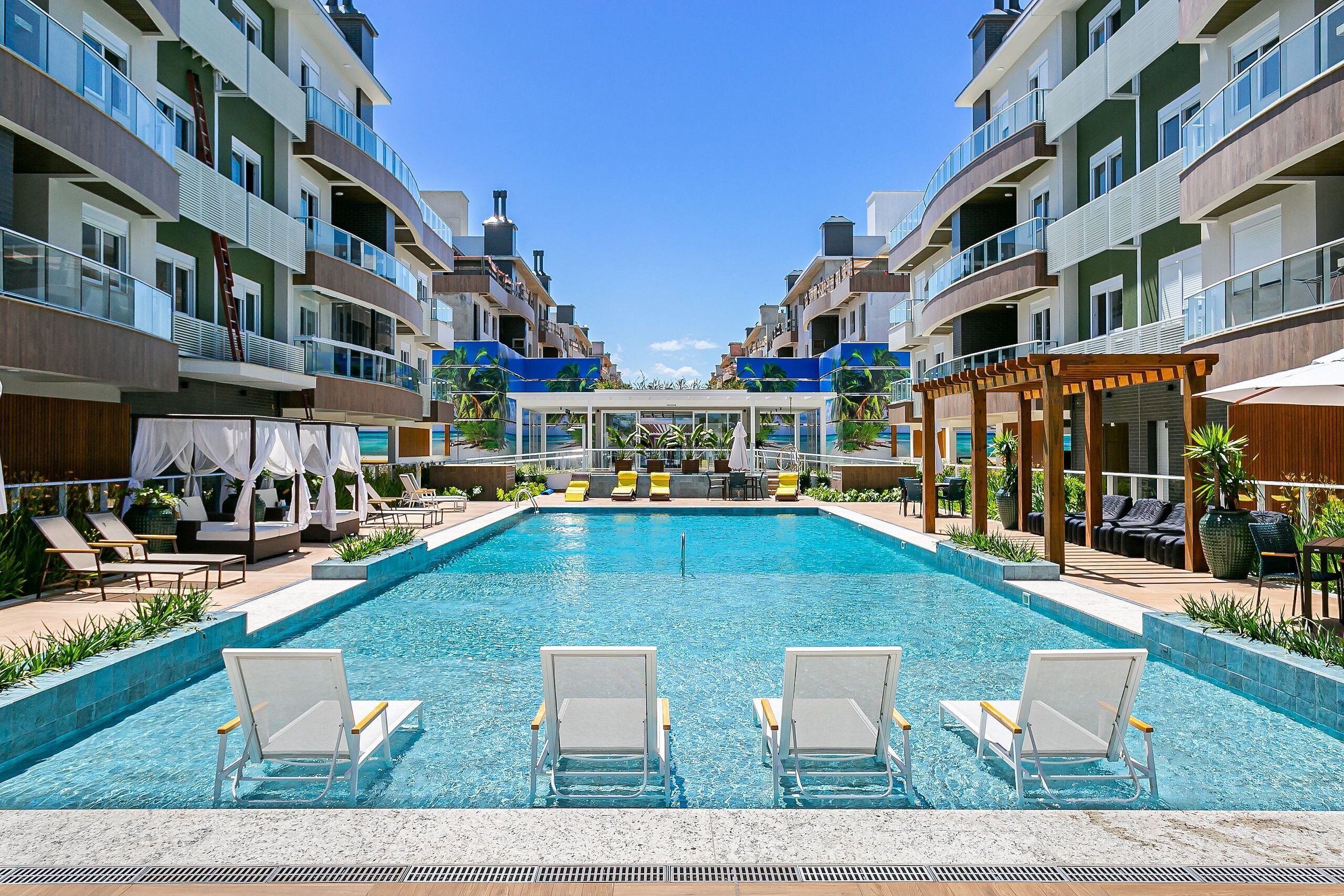 Seaside Condominium in Campeche-florianopolis SHR
