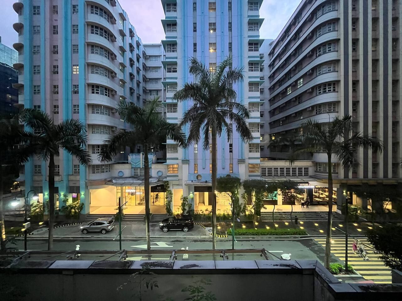 Marvinn's - 150 Newport Boulevard