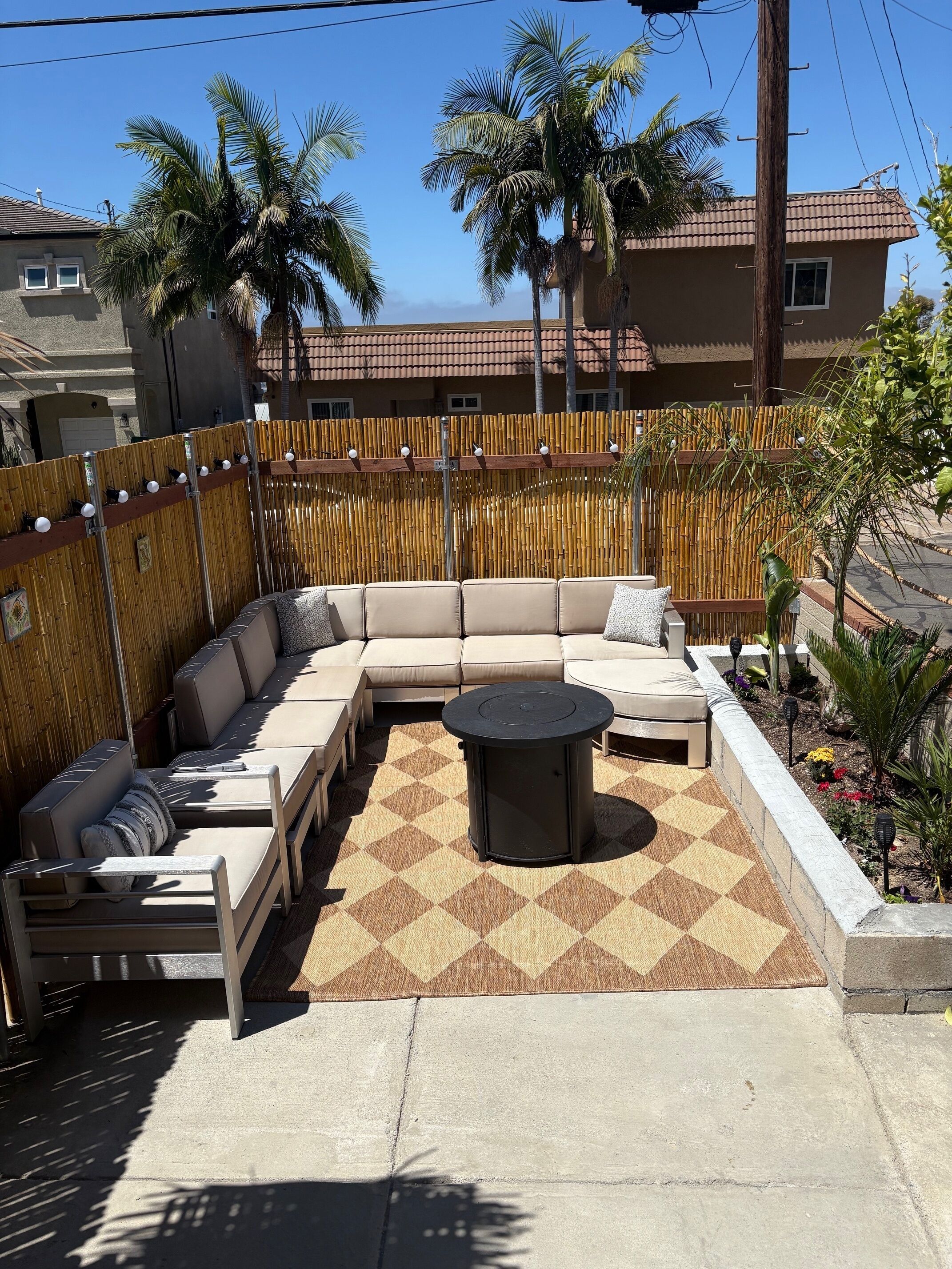 Cozy studio in lovely San Diego with AC, and a Private patio with a fire pit