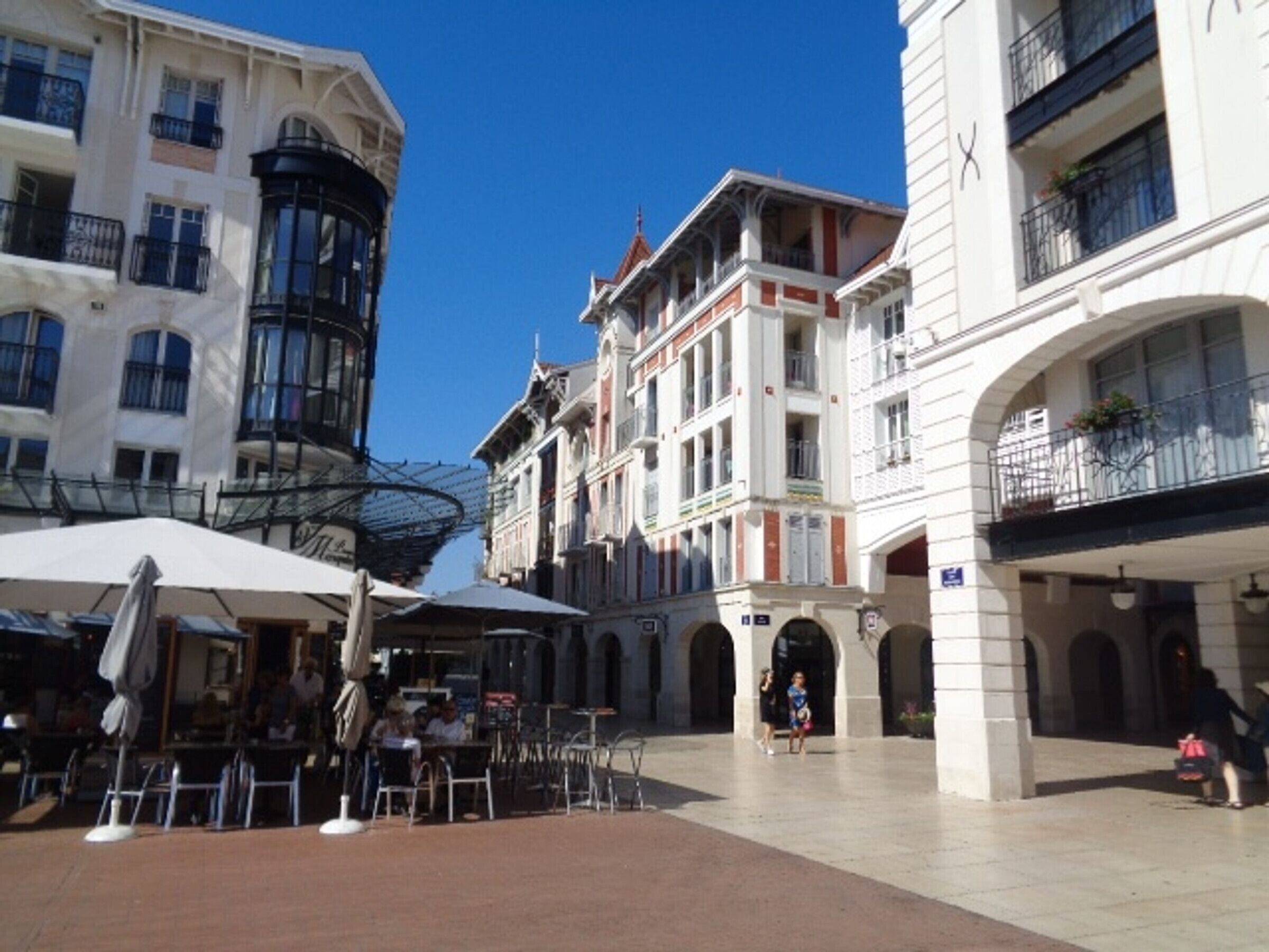 New T2 Apartment in Arcachon Center, Close to Beach, Parking Included