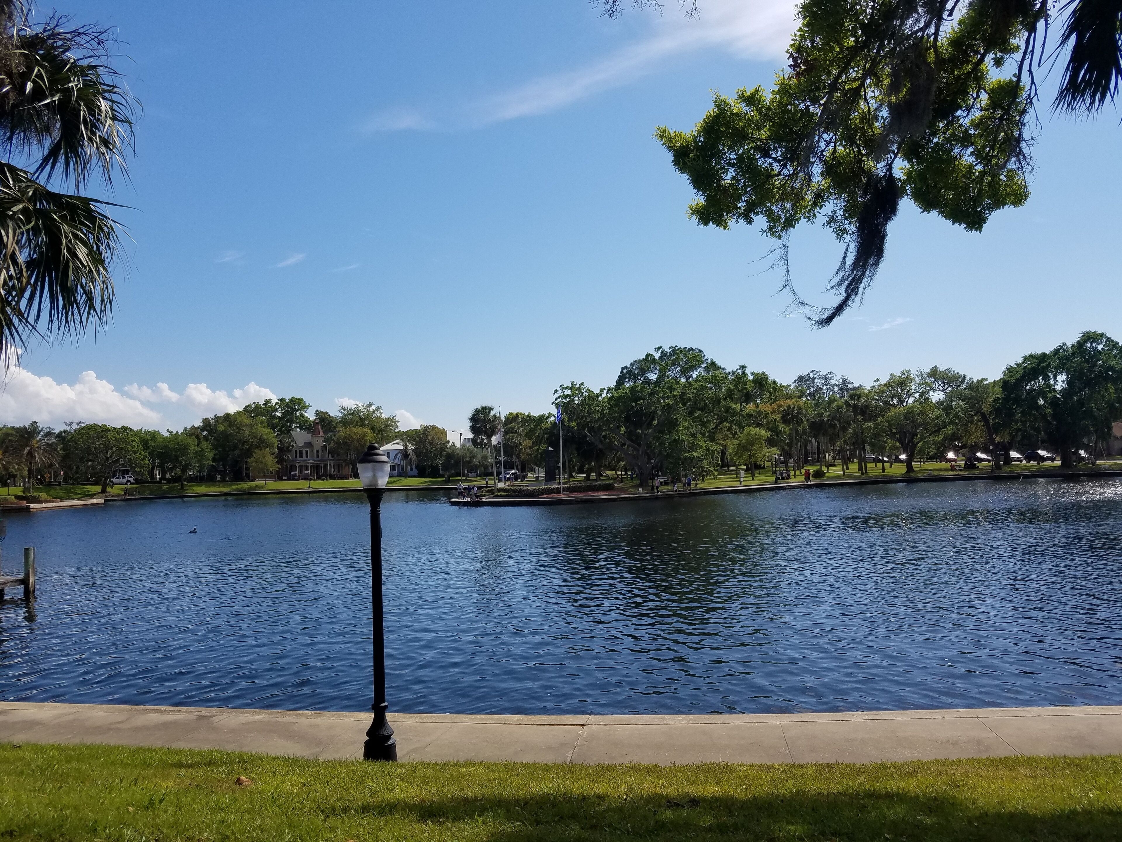 THE PRICE IS RIGHT!  Monthly  Rates! Laundry room Smart TV Deck GRILL No pet fee