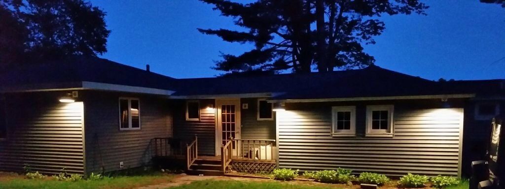 Turtle Cove on Town Lake: Golden Leaves & Lakeside Views – A Cozy Fall Retreat!