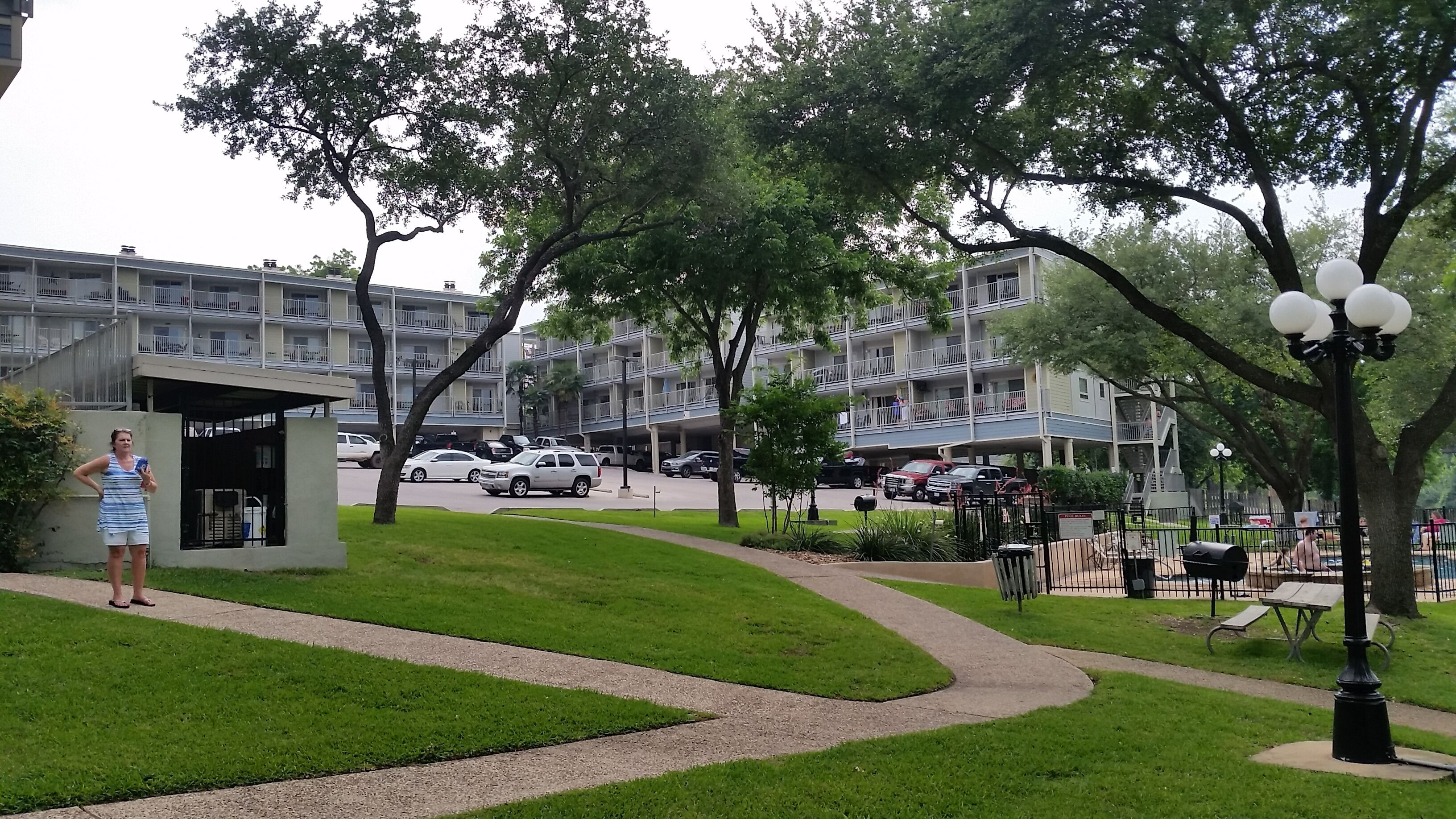 Riverfront Flotation Fun near the Tube Chute 1 Br Condo 3 min from Schlitterbahn