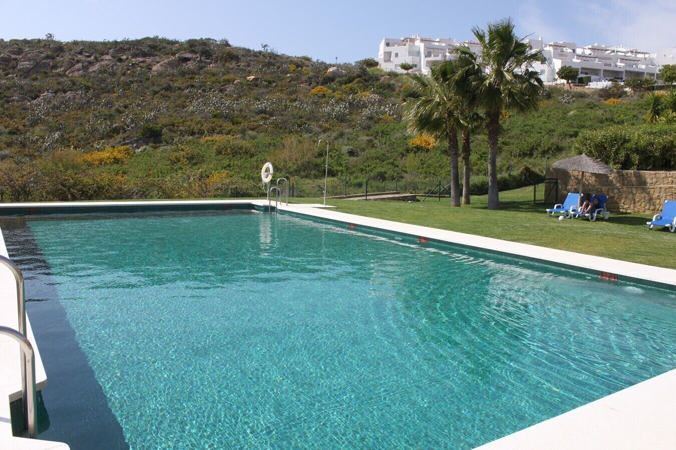 Manilva superb appt ground 147 m2 with sea view terrace + private garden Gibralta