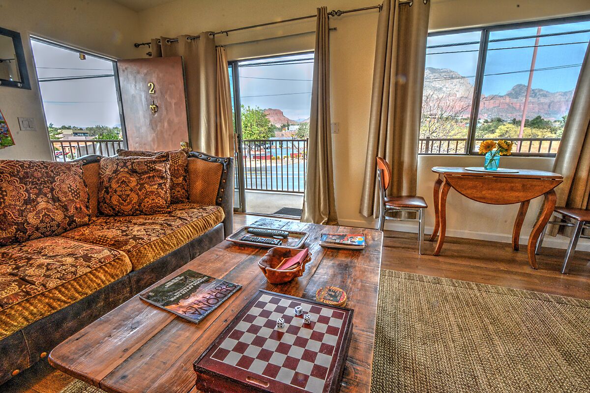 Private, Convenient, Comfortable. With The Best Thunder Mountain Views.  Good Va