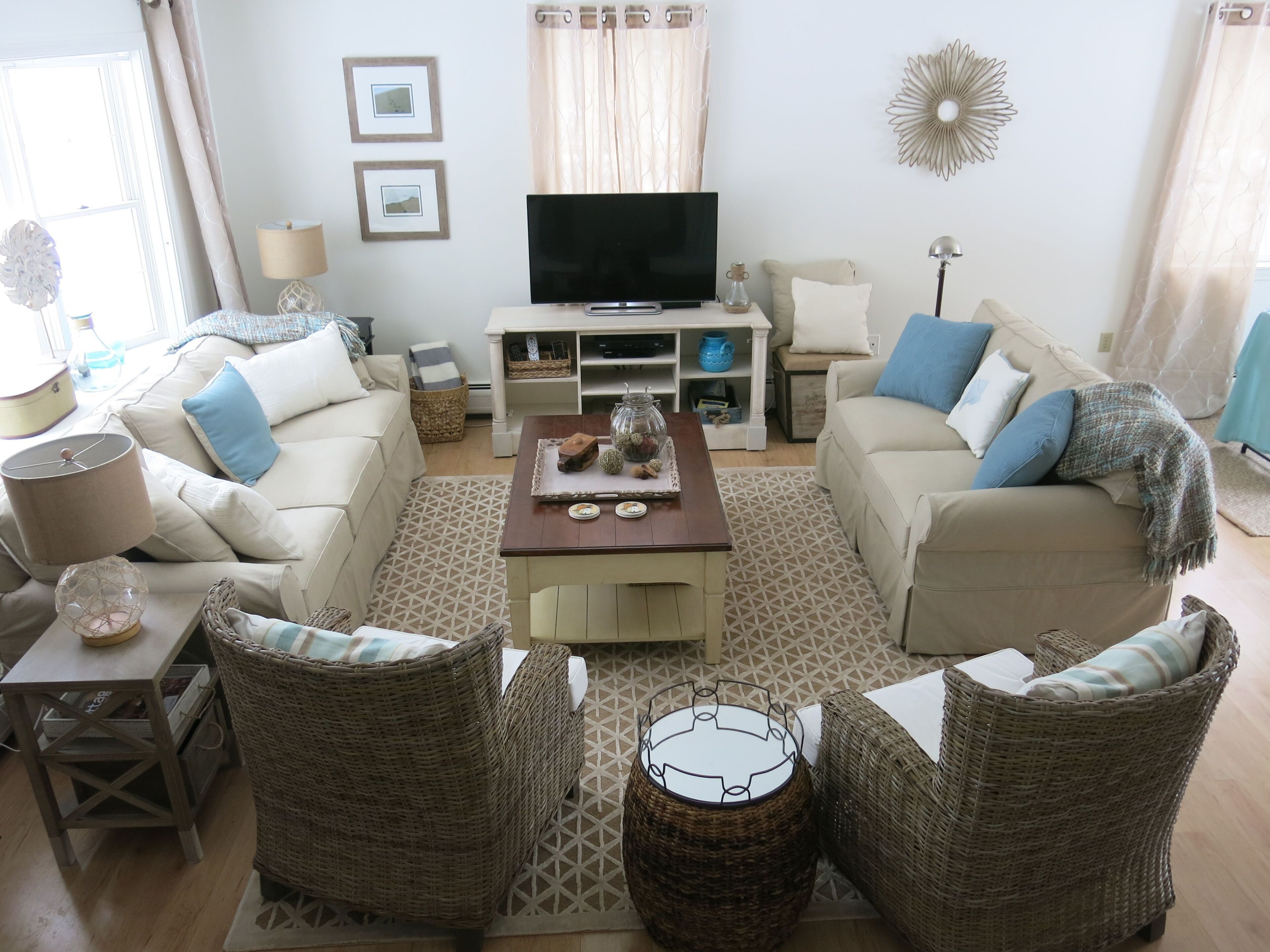 Private Meadow View Family Retreat - 4 BR, AC, Large Yard, Tennis, on Bike Path