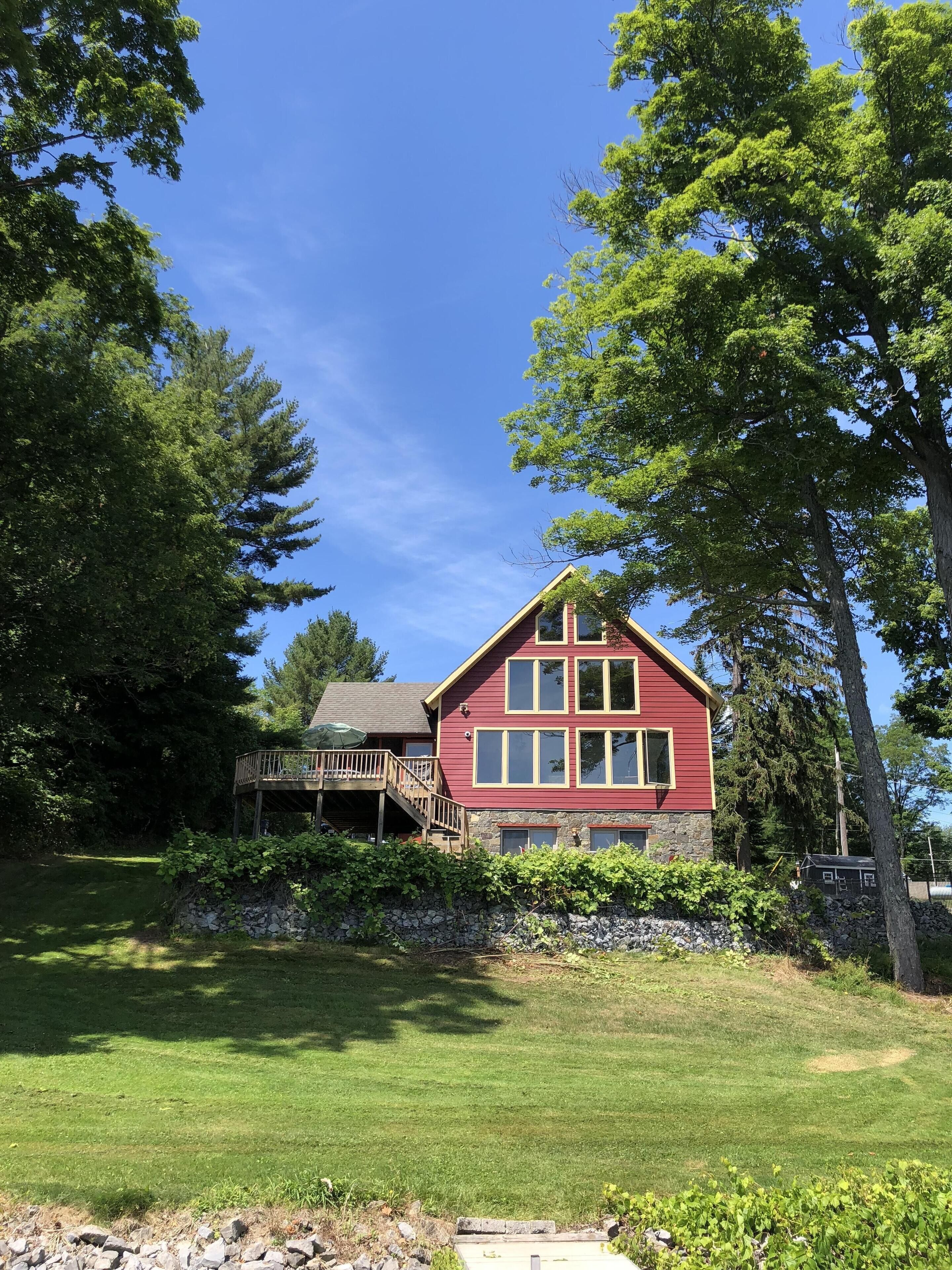 Galway Lake Getaway 3 Bedrooms, 2.5 Bath Sleeps 6