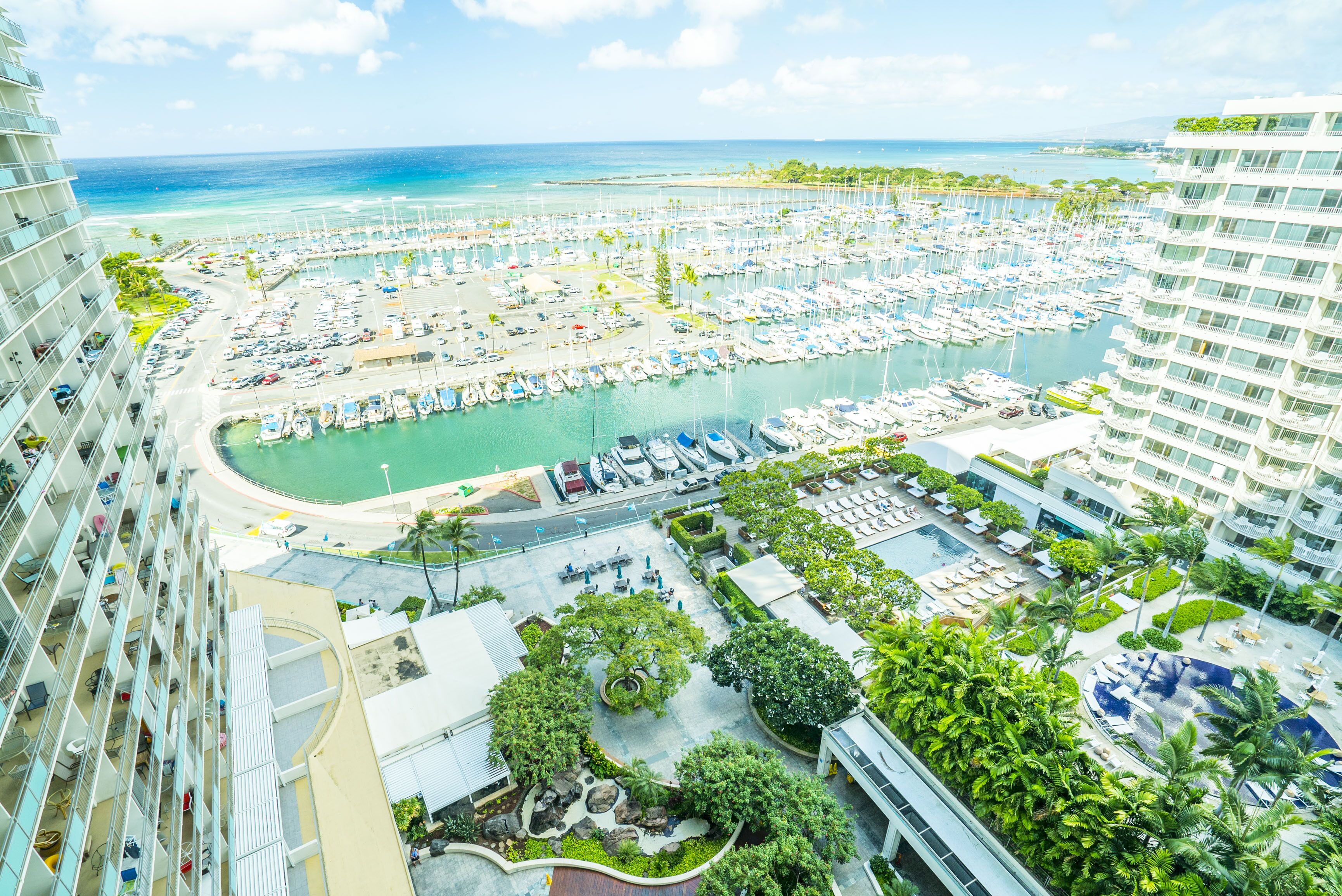 Modern Ilikai 16th floor Harbor Studio - Surfing, Sunset & & Yacht Views!