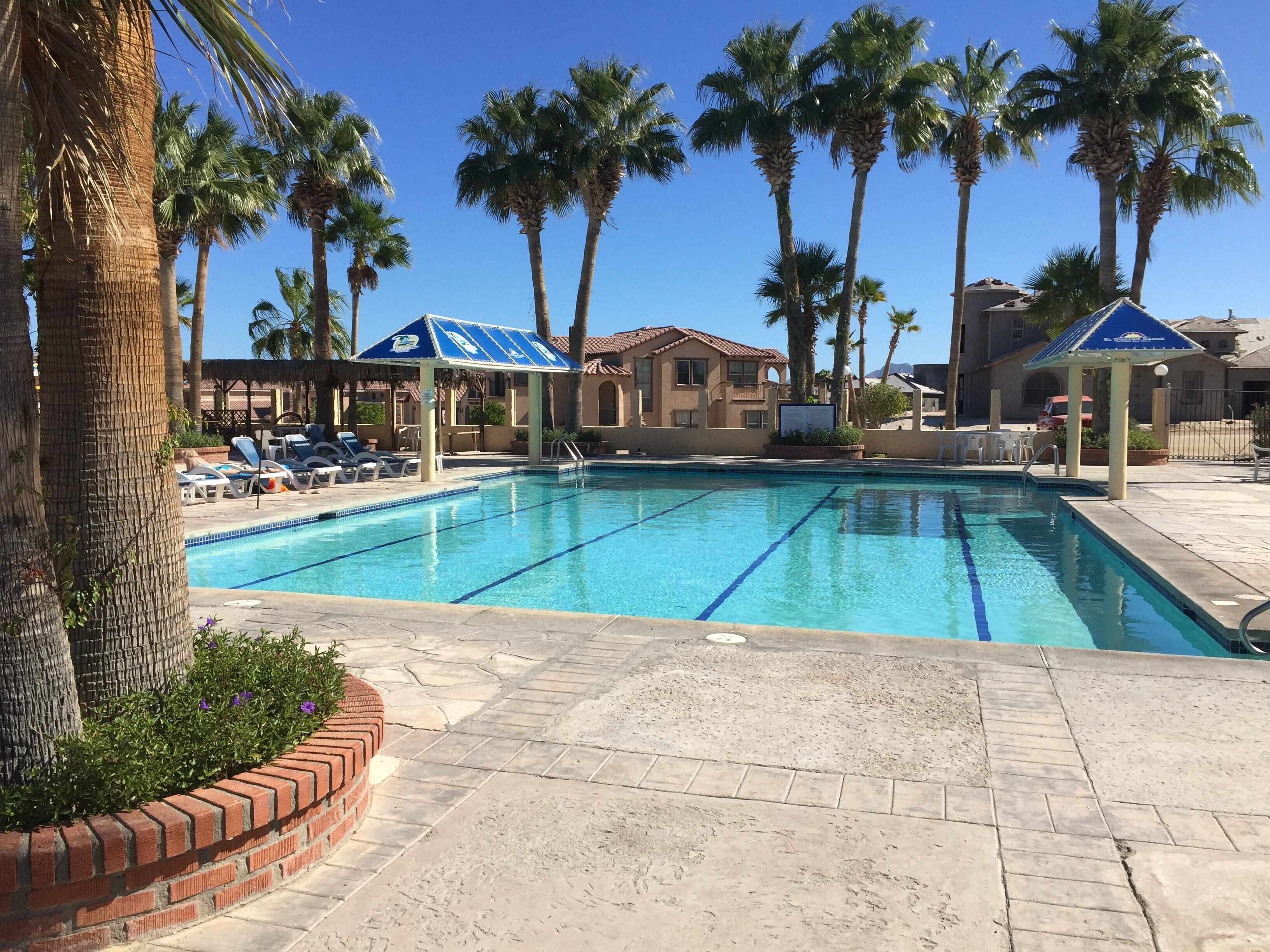 Beautiful Beach Condo with Sea Views in Beach/ Golf Resort with Wifi