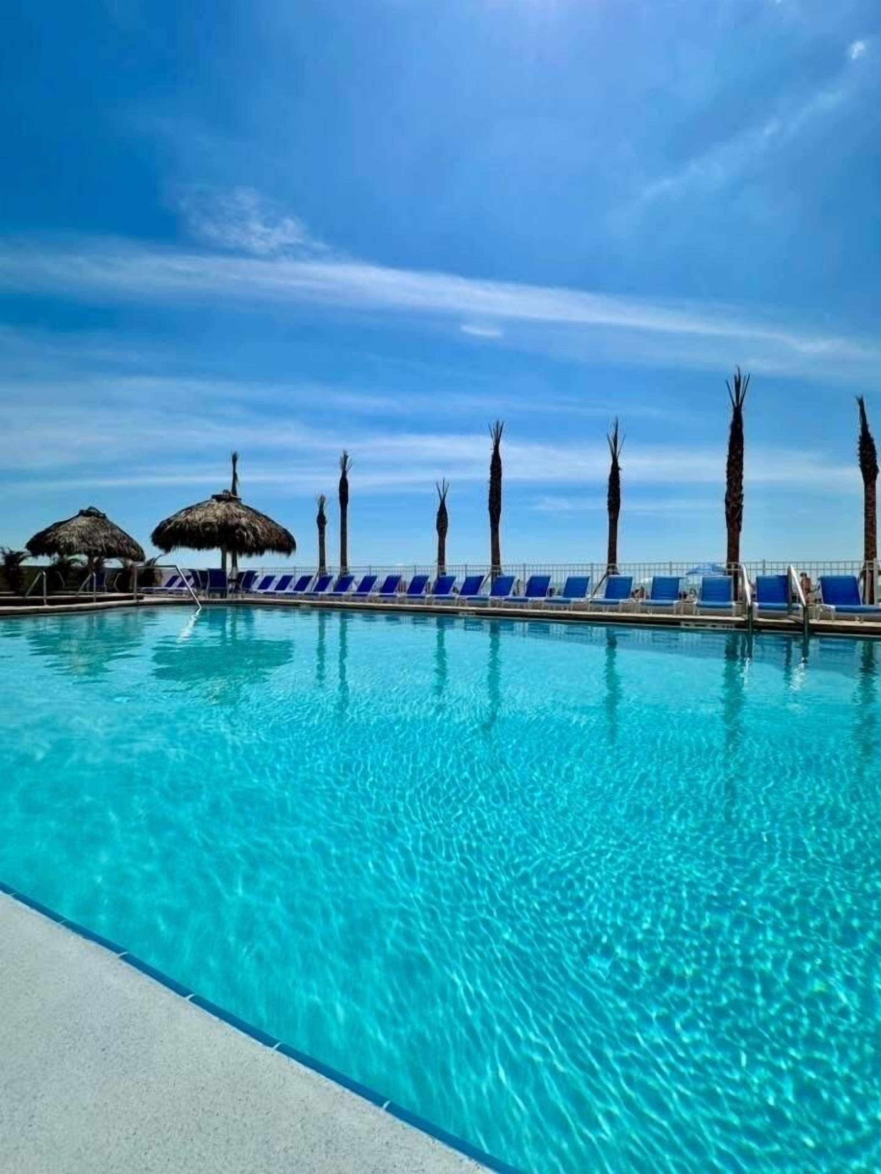 Best Sunsets on the Beach! 3/3 between Clearwater & St. Pete, Anglers Cove # 107