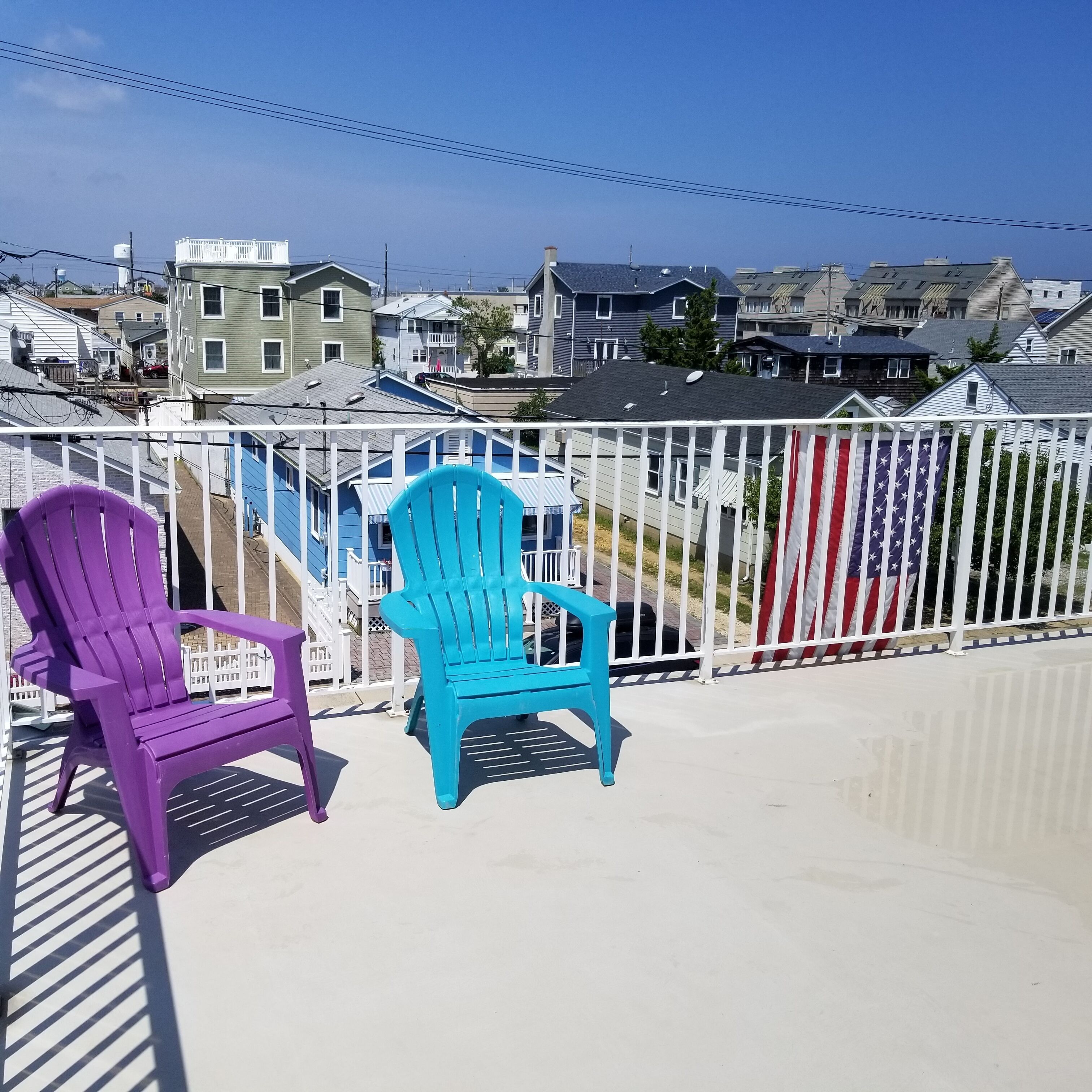 Bada Bing Shore House LUX Family Rental - New 4BR- 2 Bath,  Sleeps 11 - Sundeck